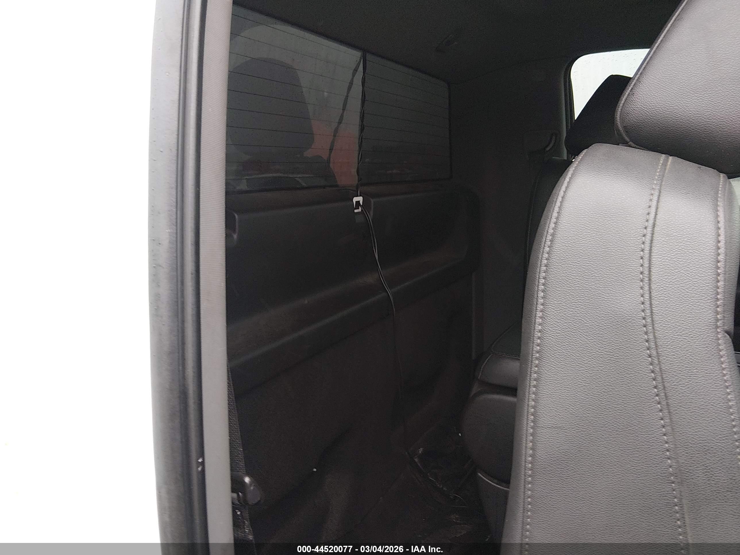 GMC SIERRA image 8