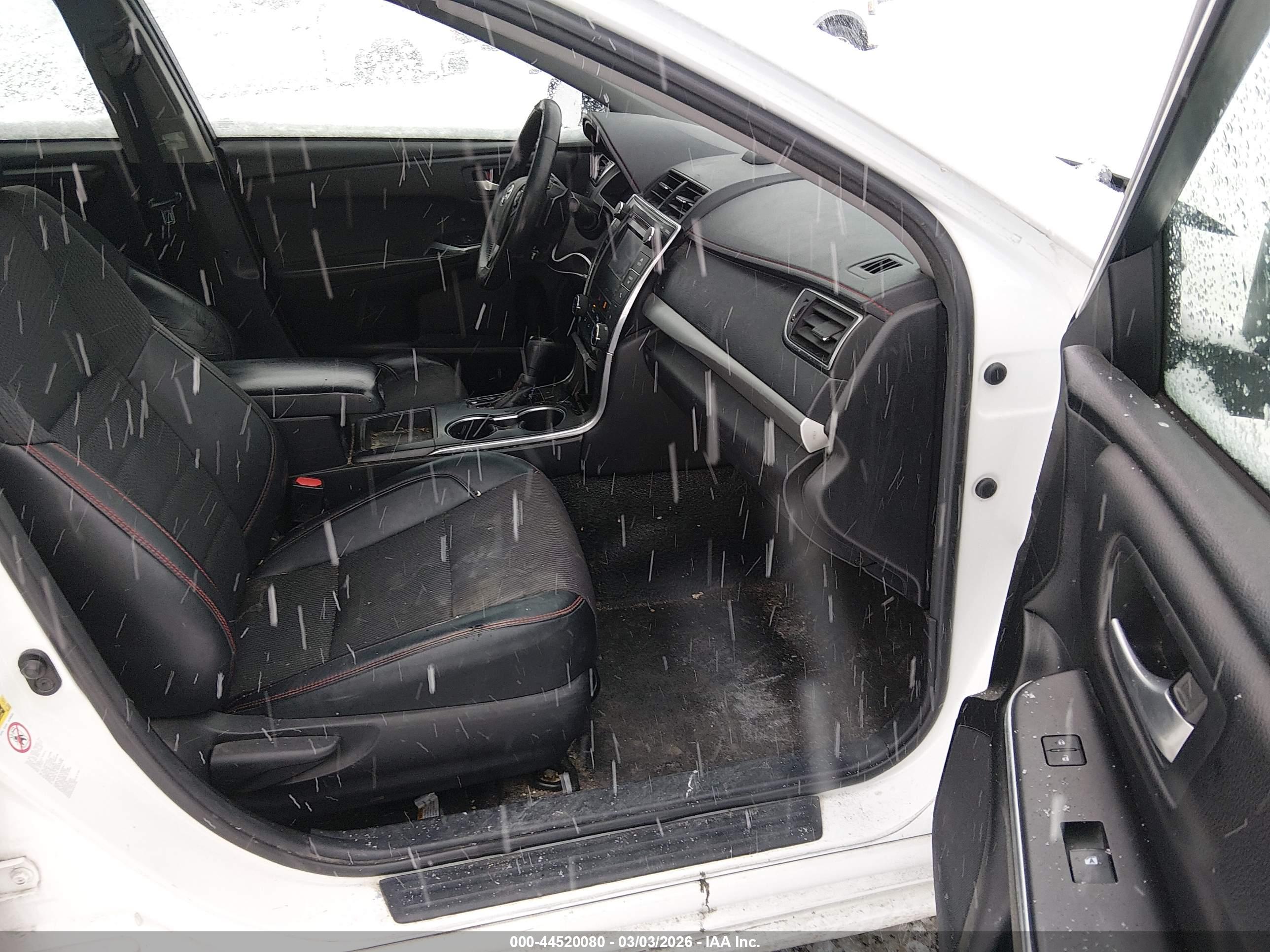 TOYOTA CAMRY image 5
