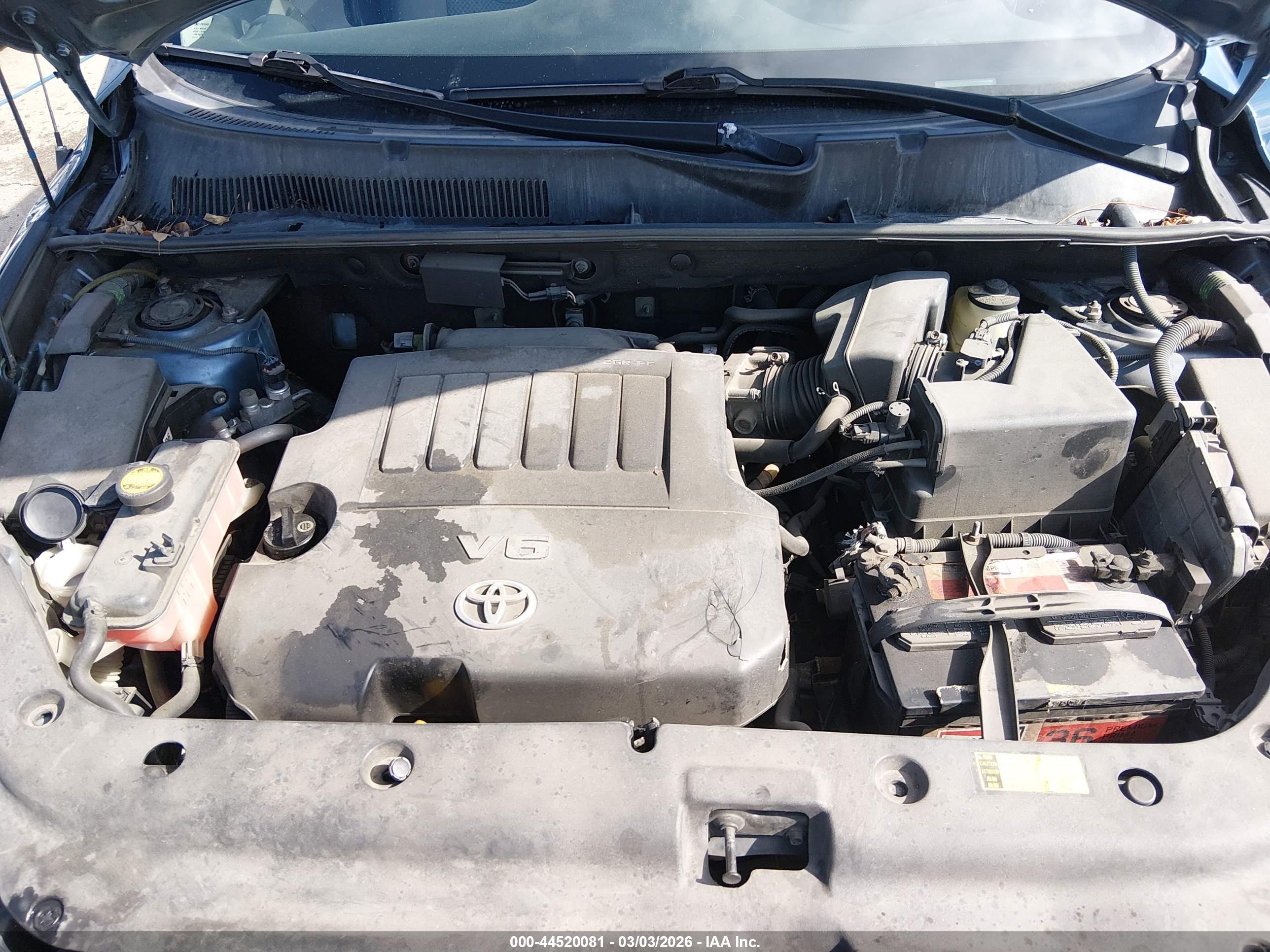 TOYOTA RAV4 image 10