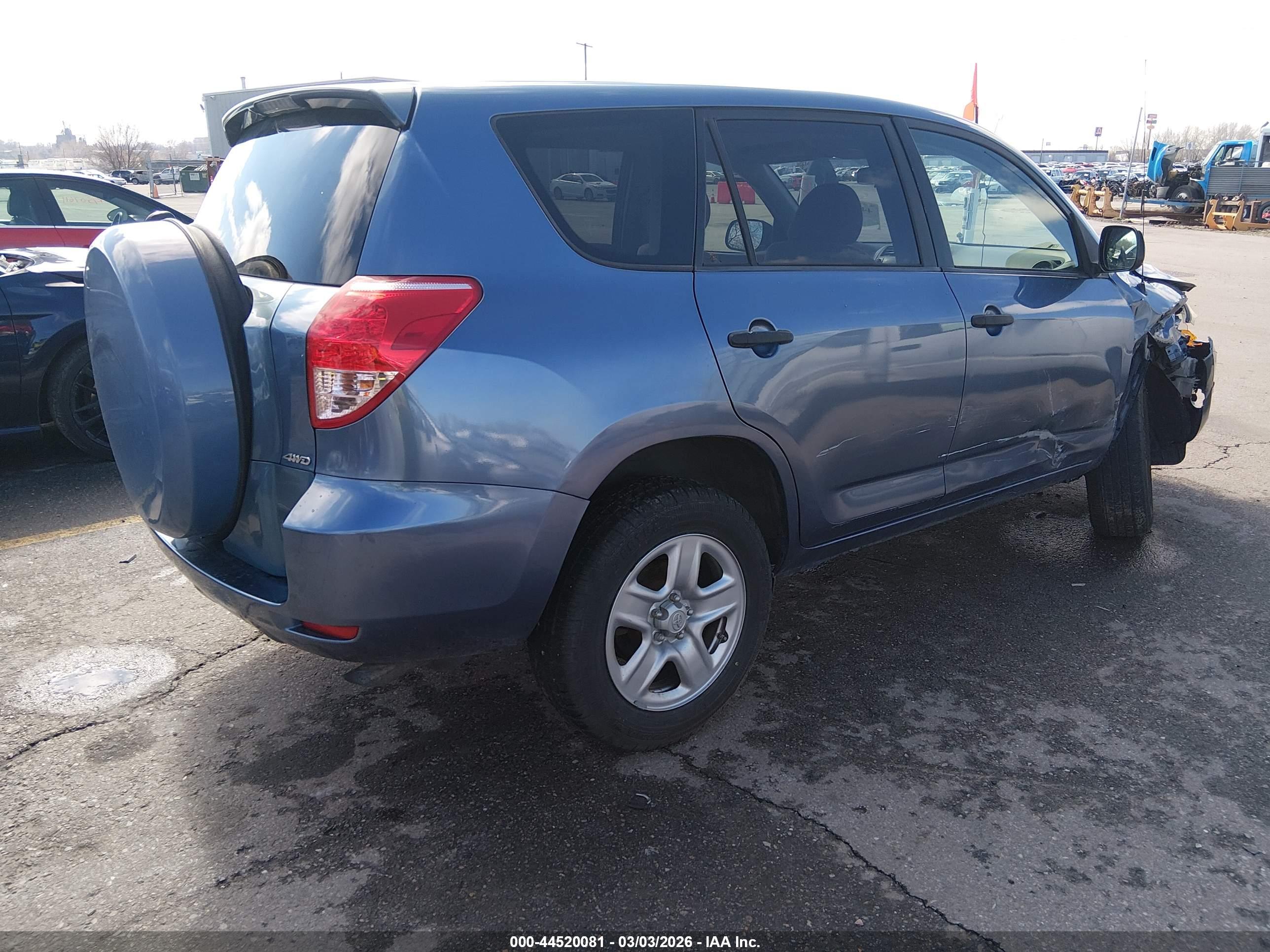 TOYOTA RAV4 image 4