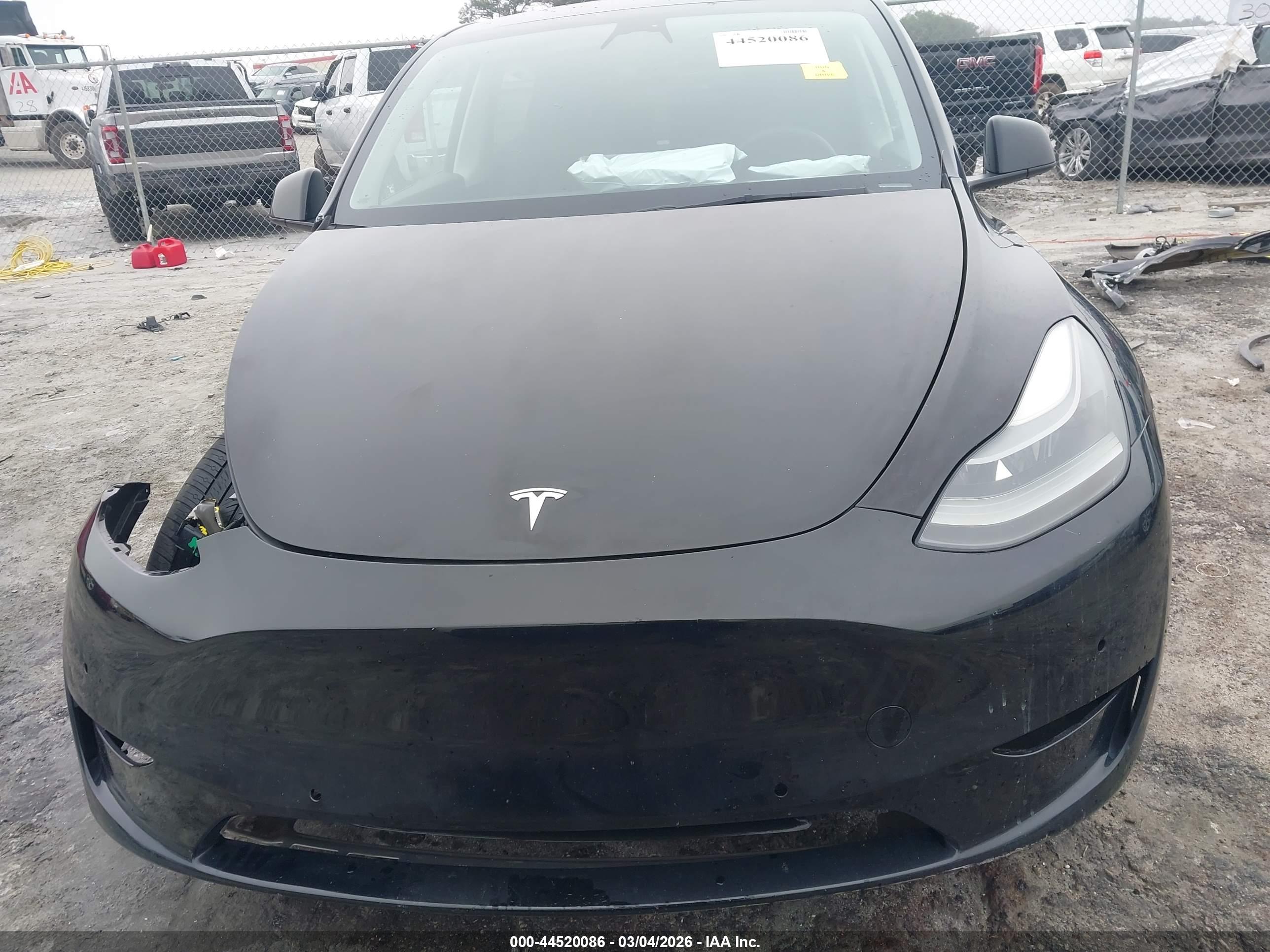 TESLA MODEL image 6