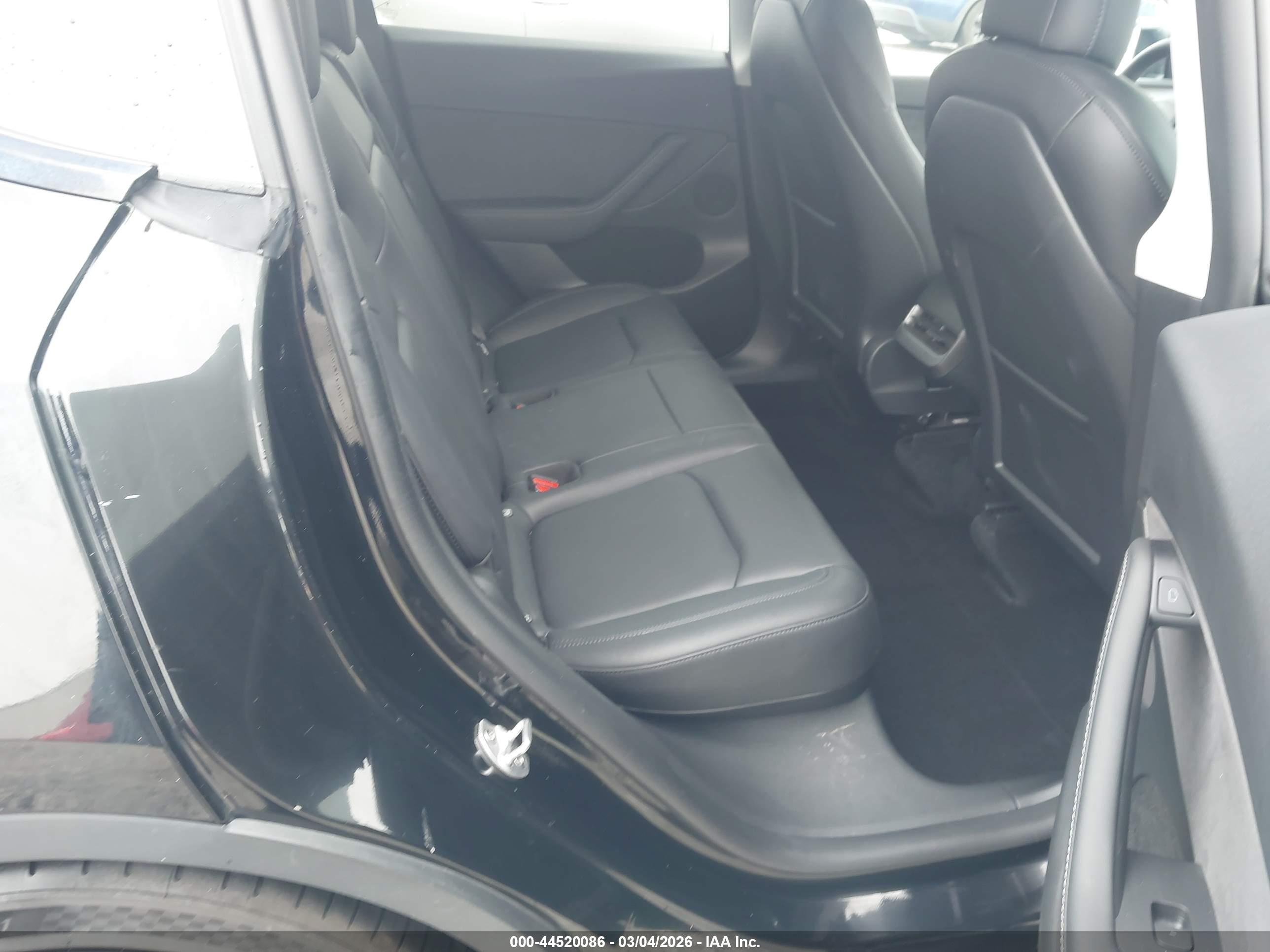 TESLA MODEL image 8