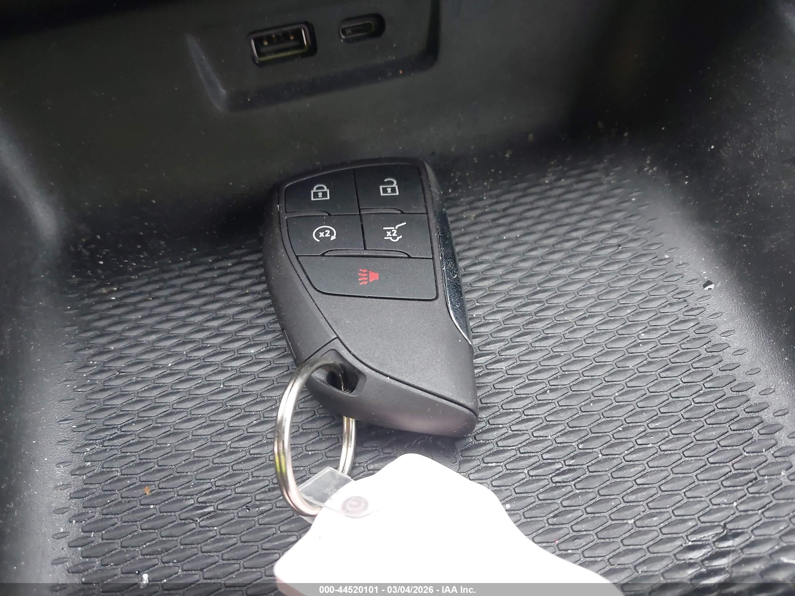 GMC TERRAIN image 11