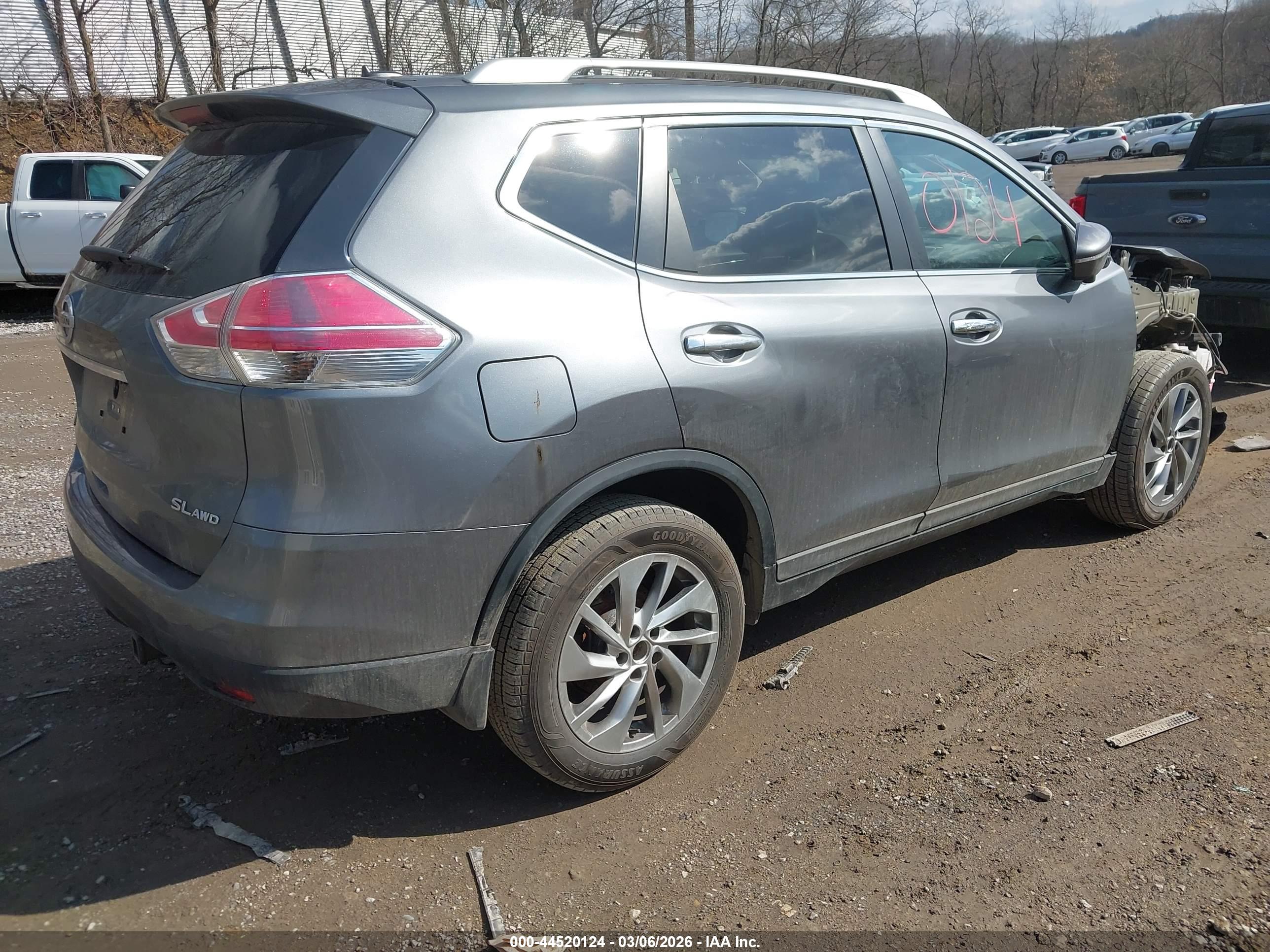 NISSAN ROGUE image 4
