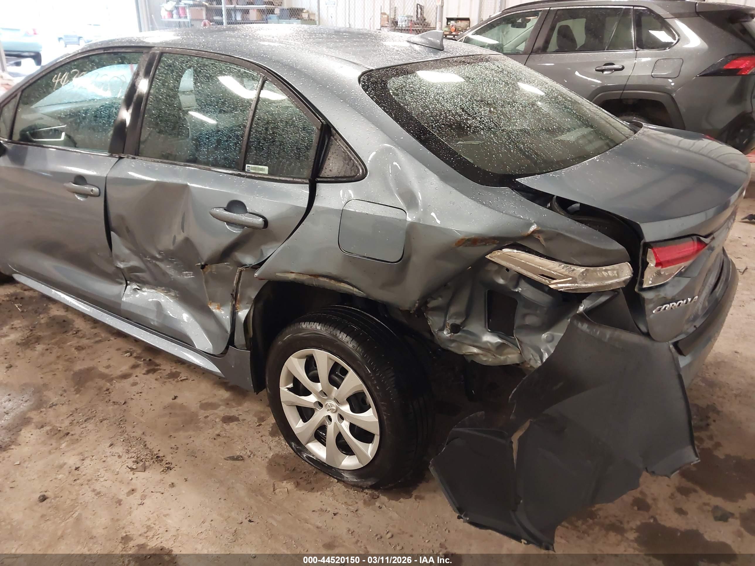 TOYOTA COROLLA image 6