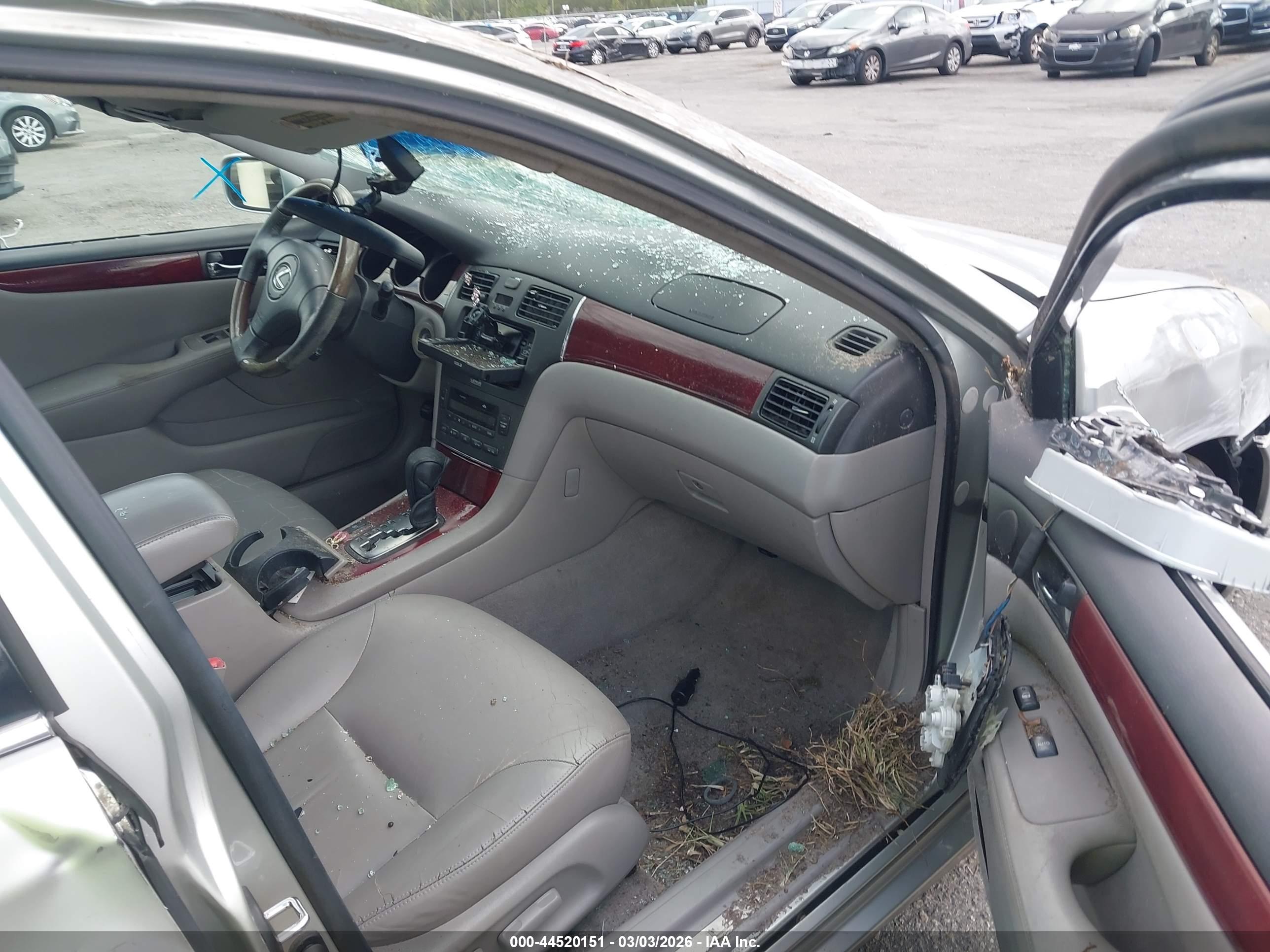 LEXUS ES image 5