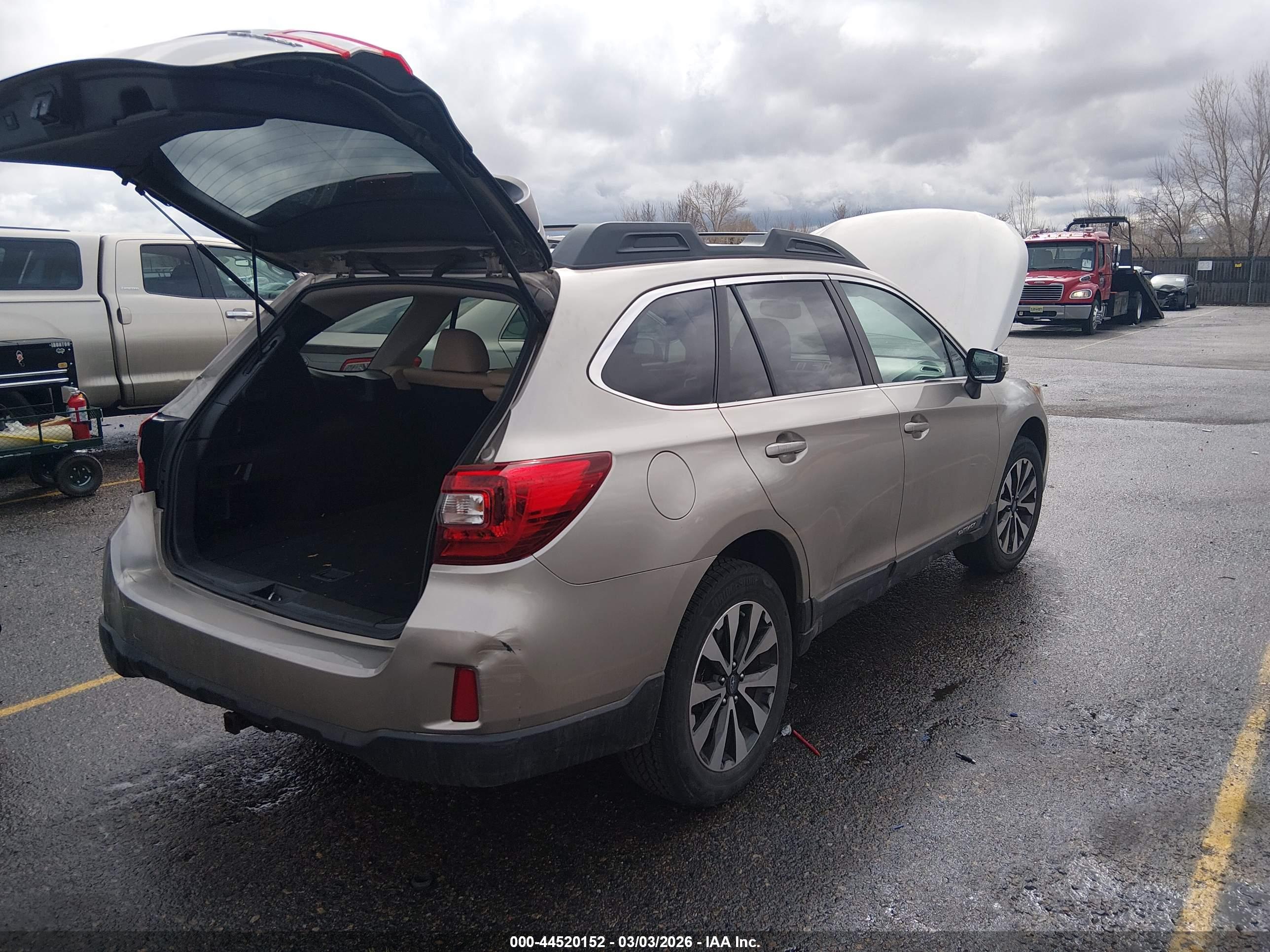 SUBARU OUTBACK image 4
