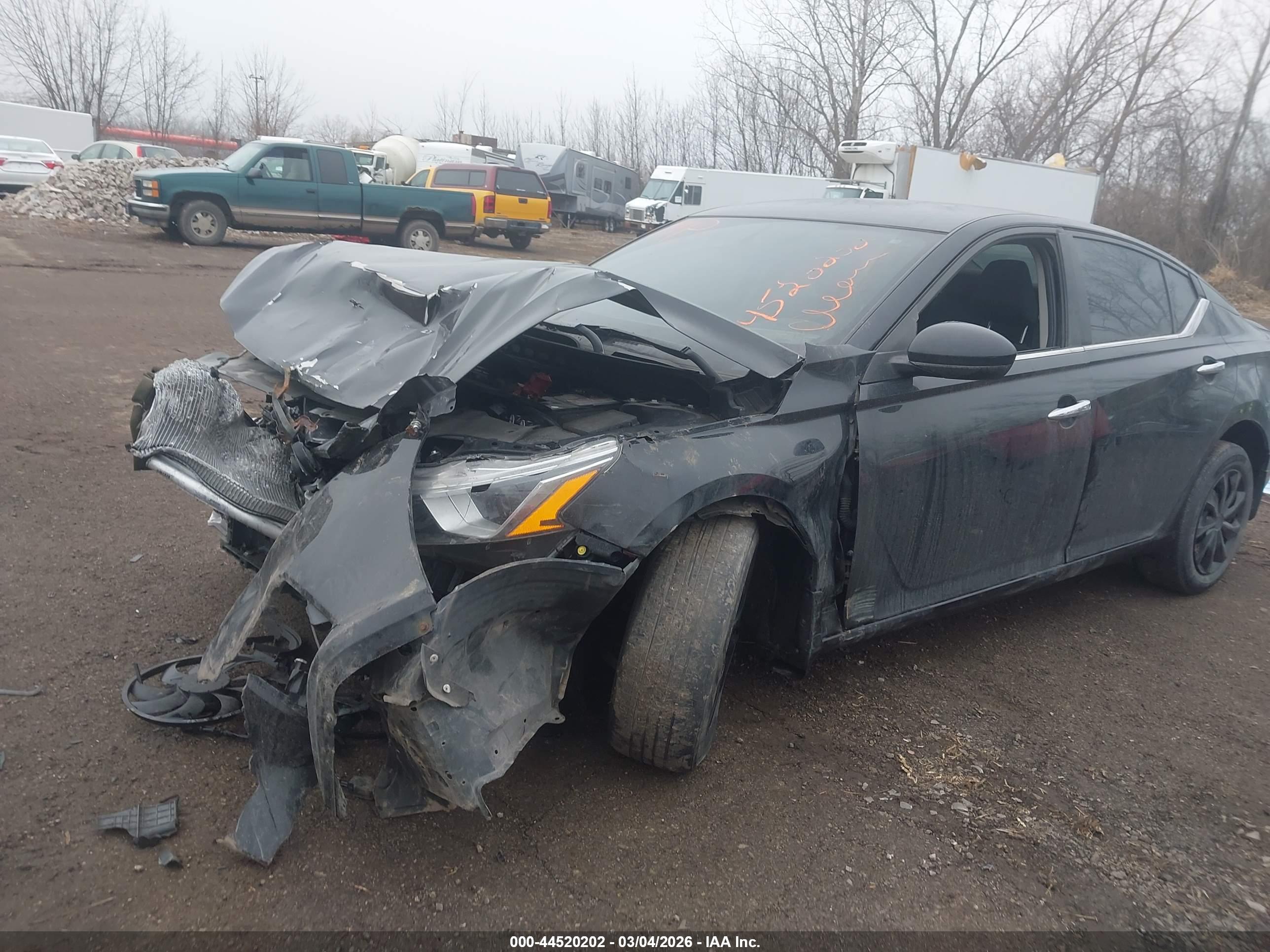 NISSAN ALTIMA image 2