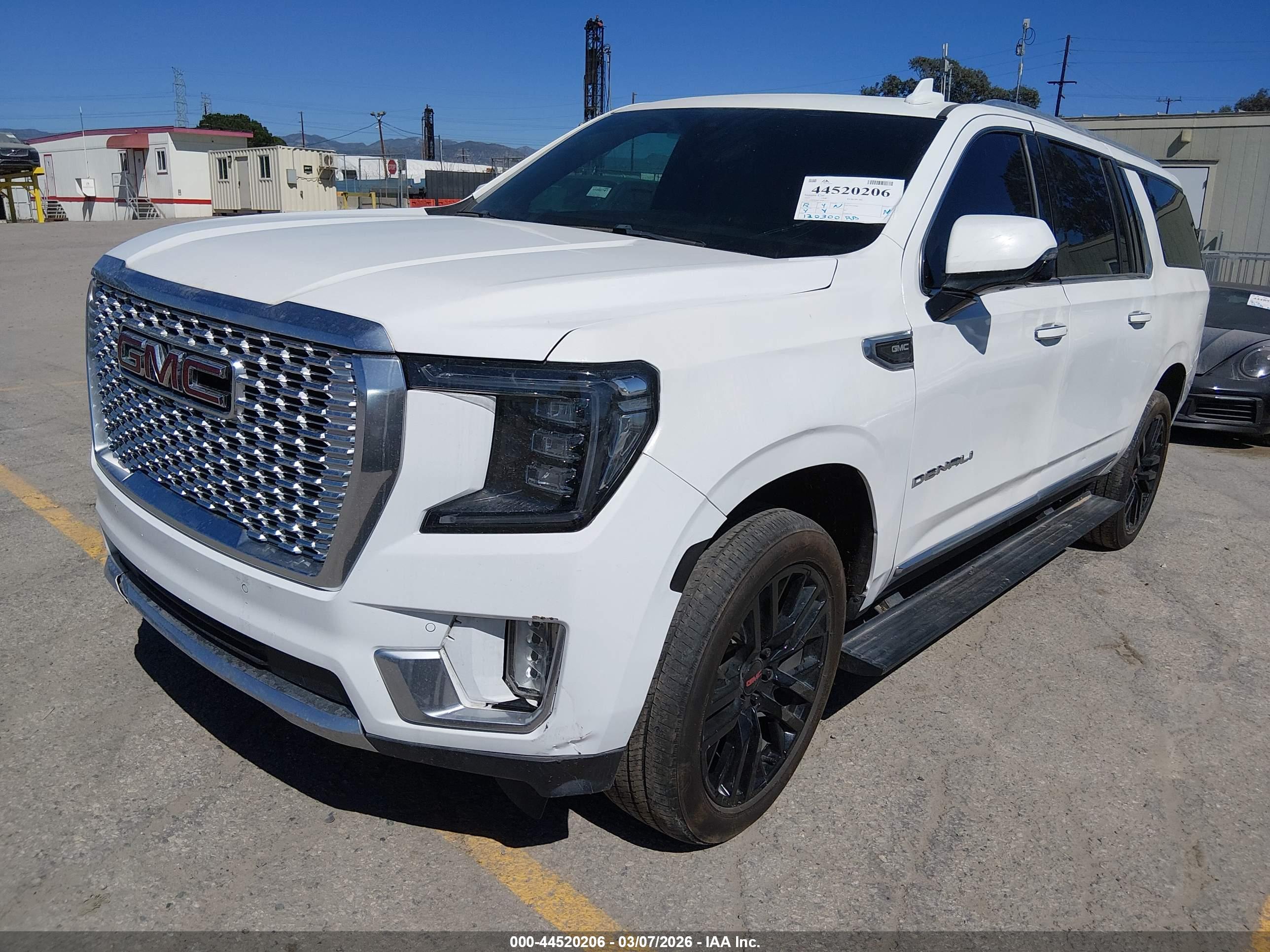 GMC YUKON image 2