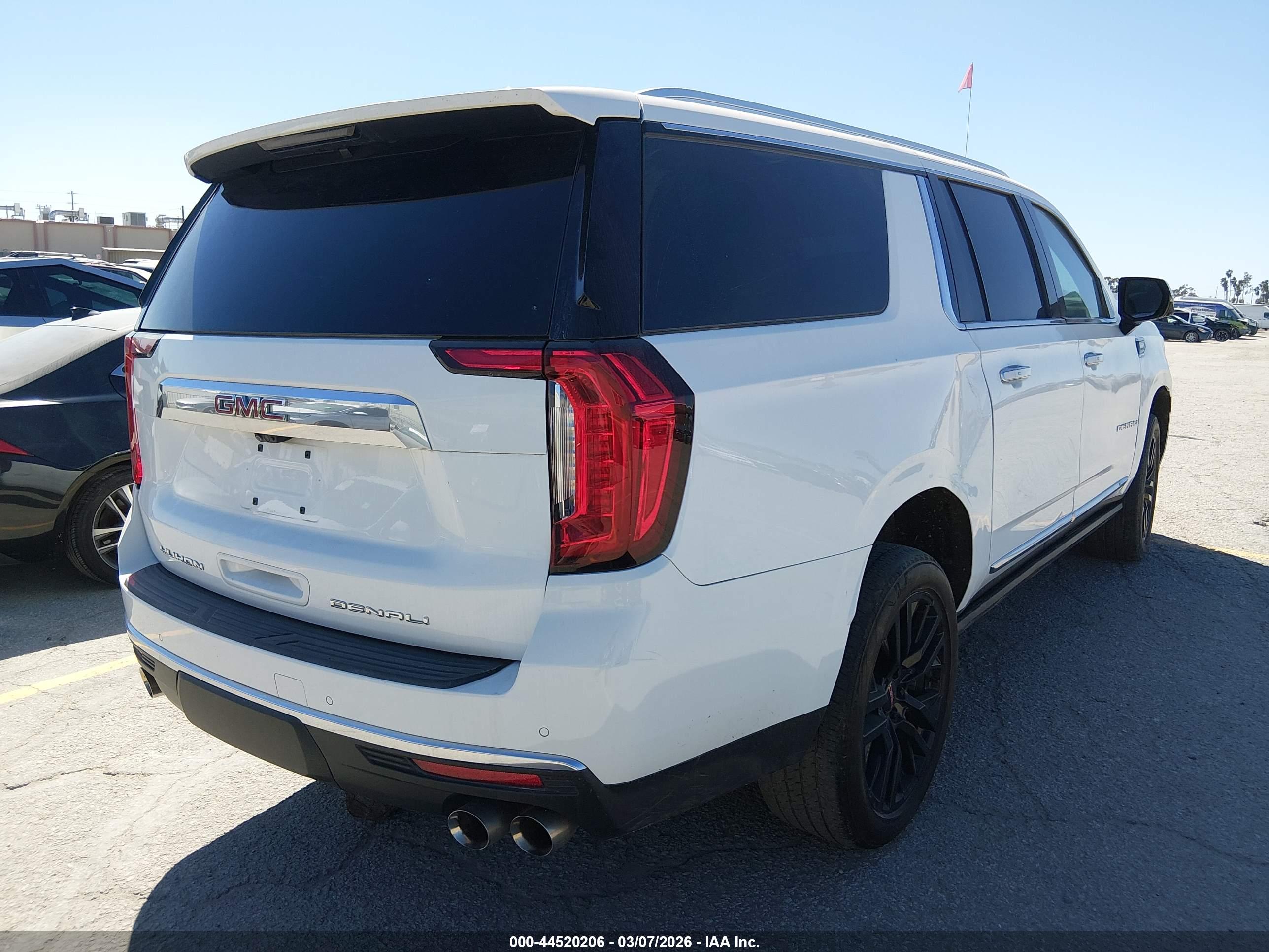 GMC YUKON image 4