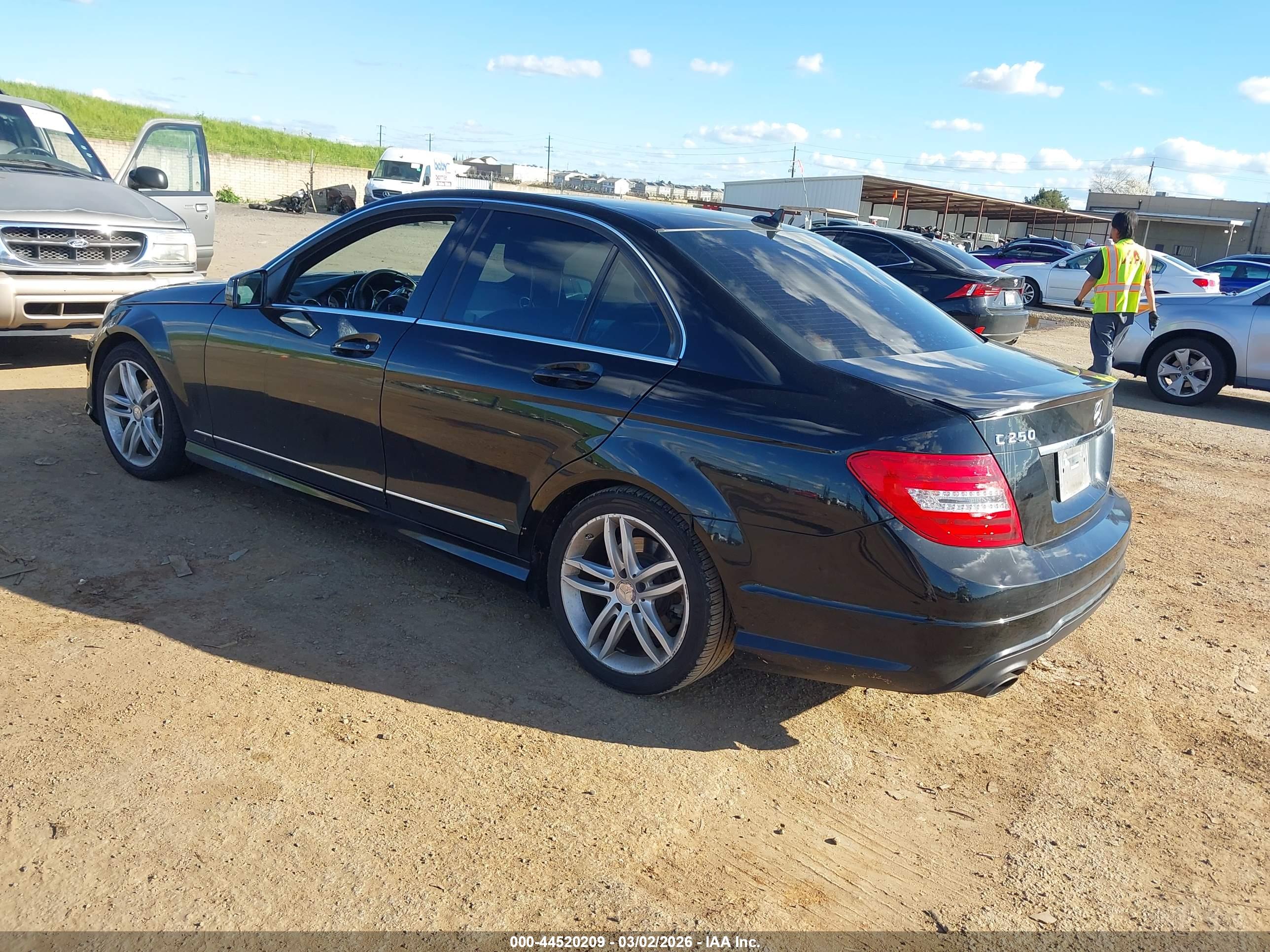 MERCEDES-BENZ C image 3