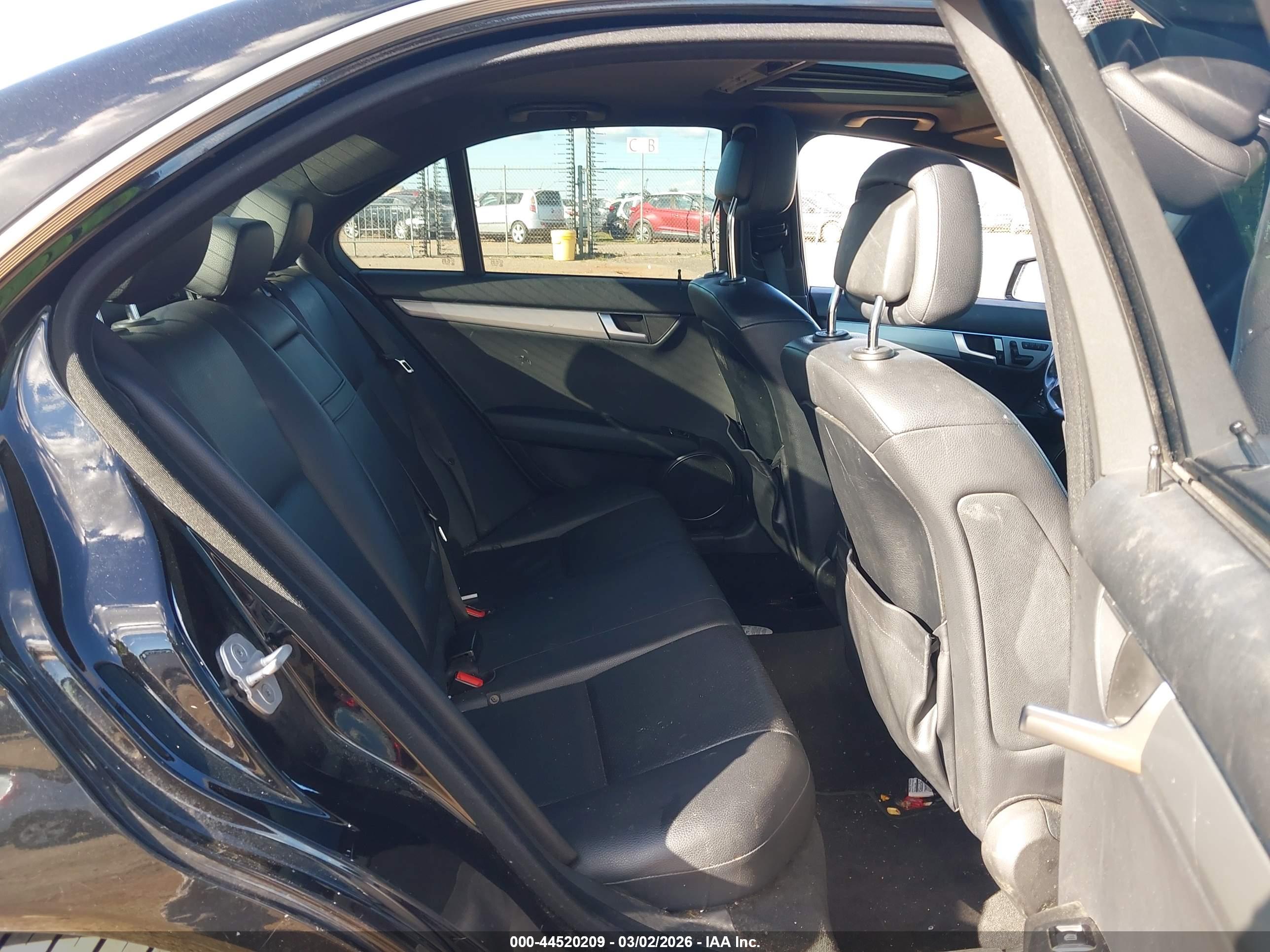 MERCEDES-BENZ C image 8
