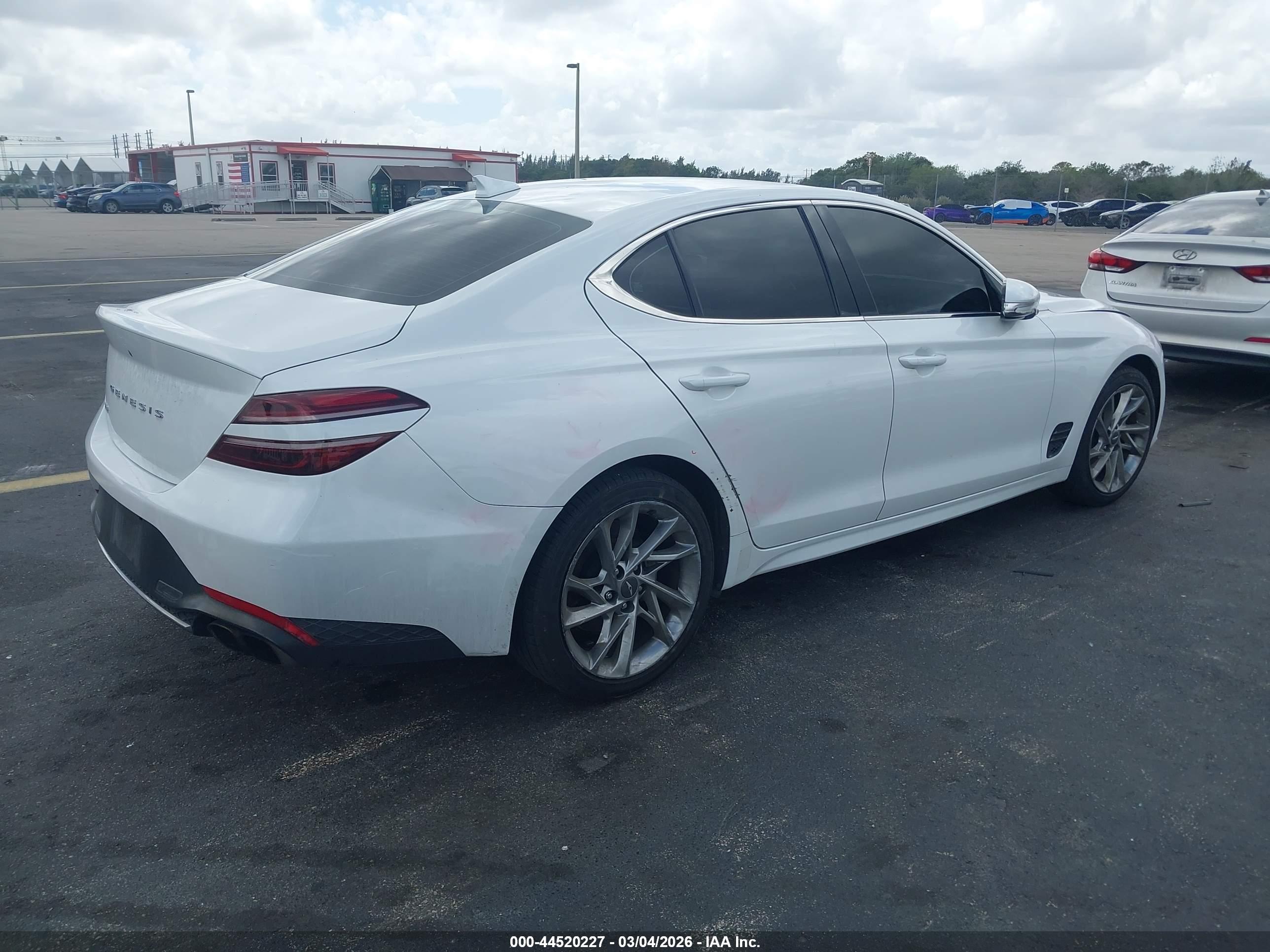 GENESIS G70 image 4