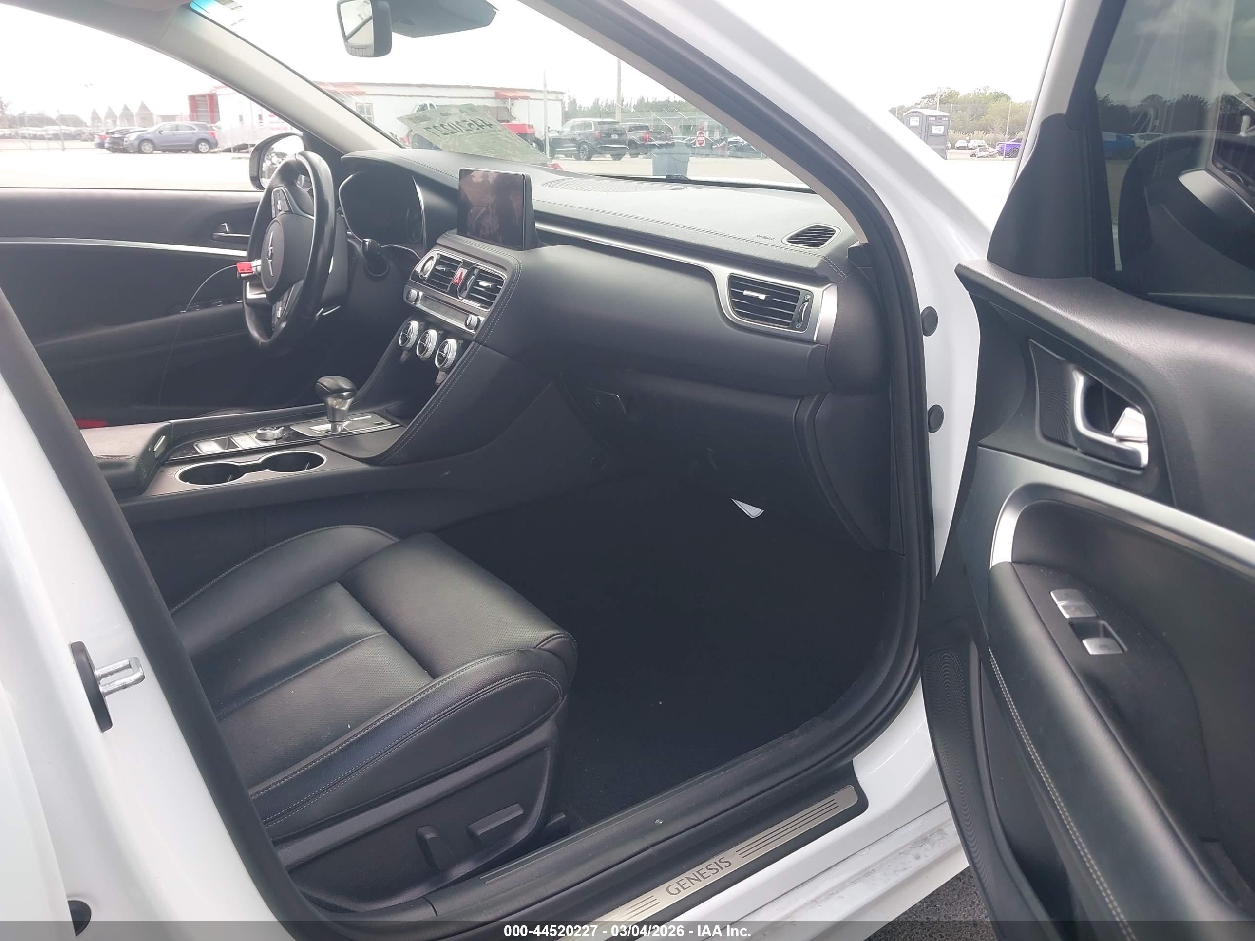 GENESIS G70 image 5