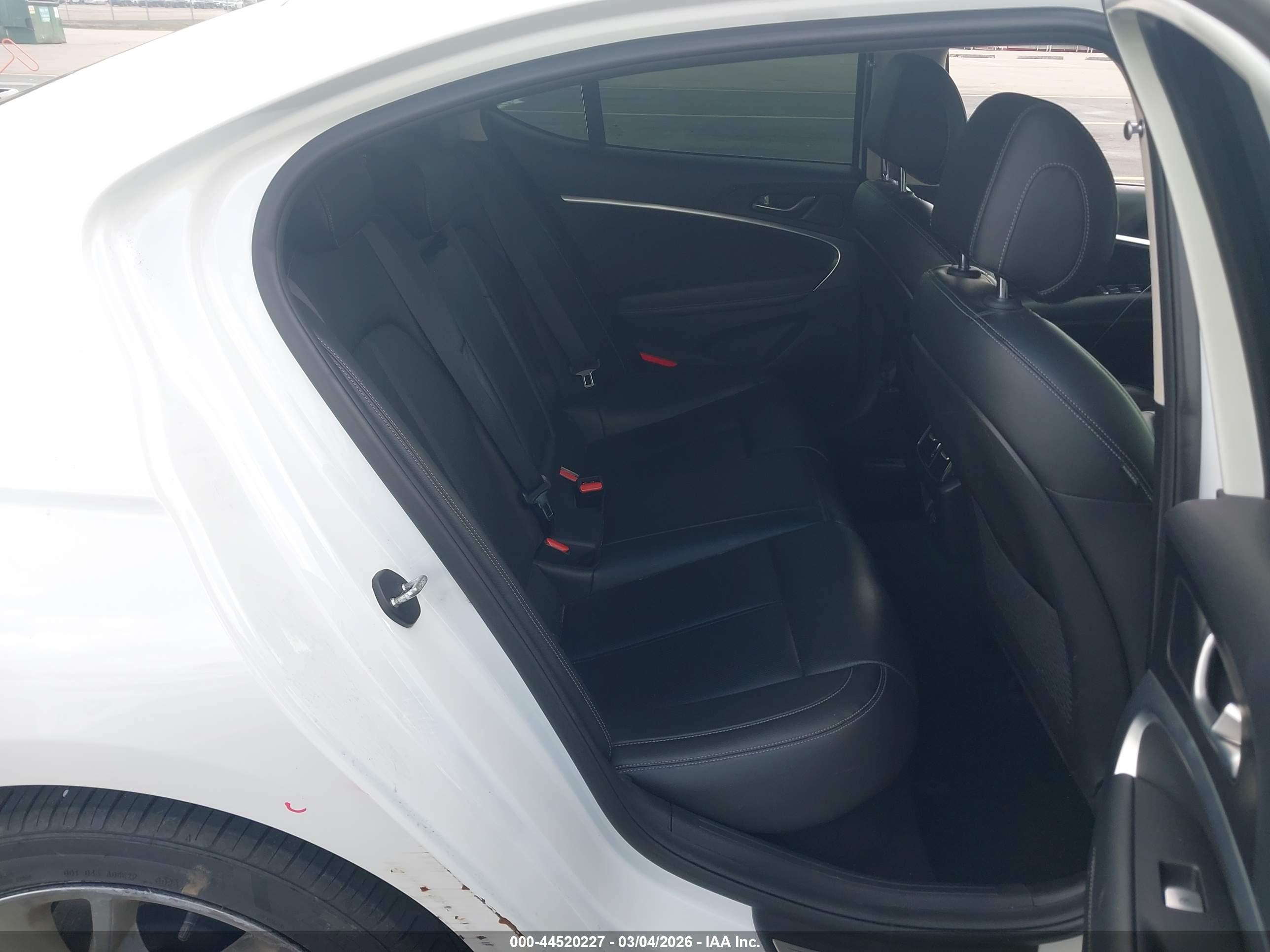 GENESIS G70 image 8