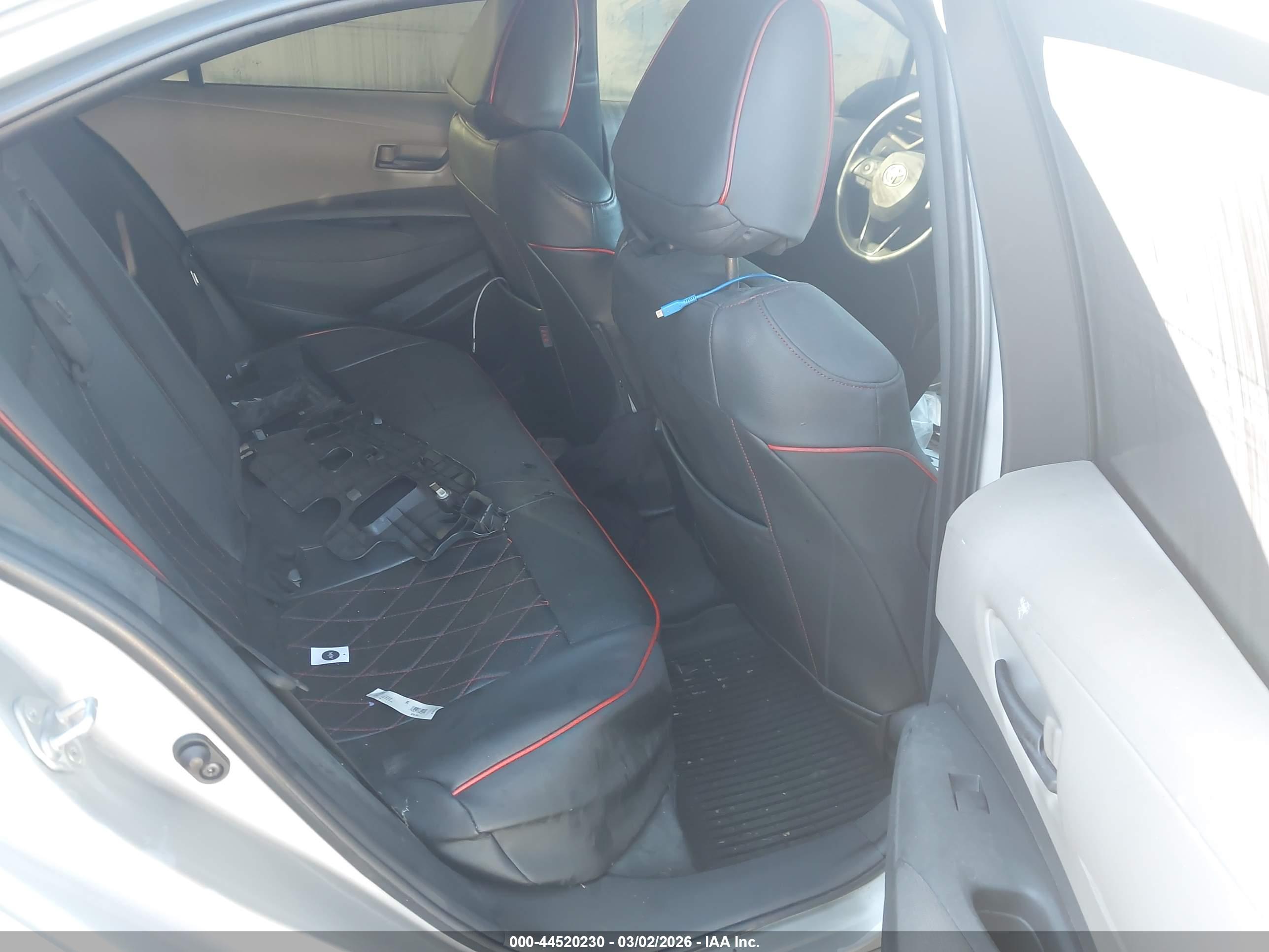 TOYOTA COROLLA image 8