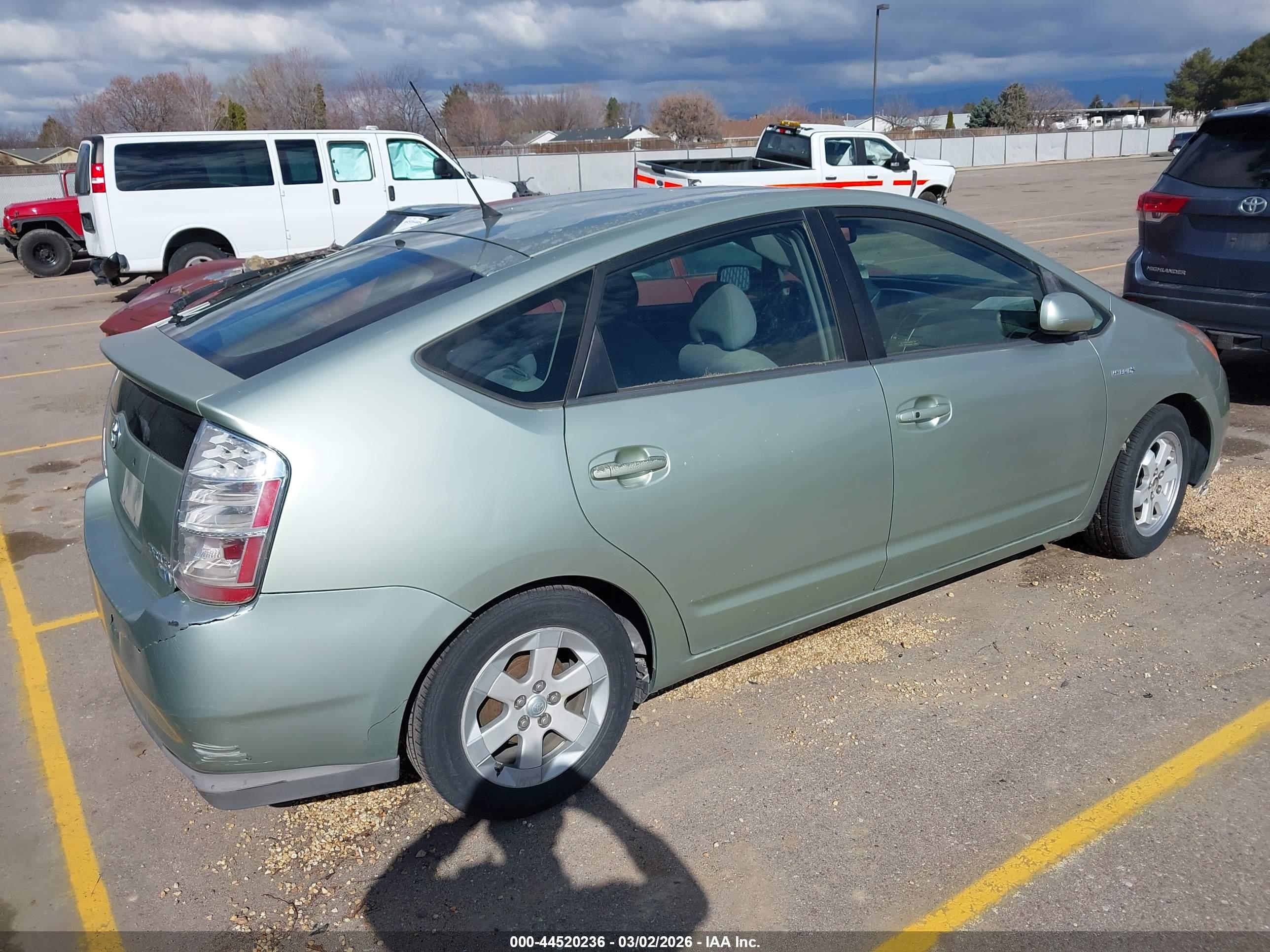 TOYOTA PRIUS image 4