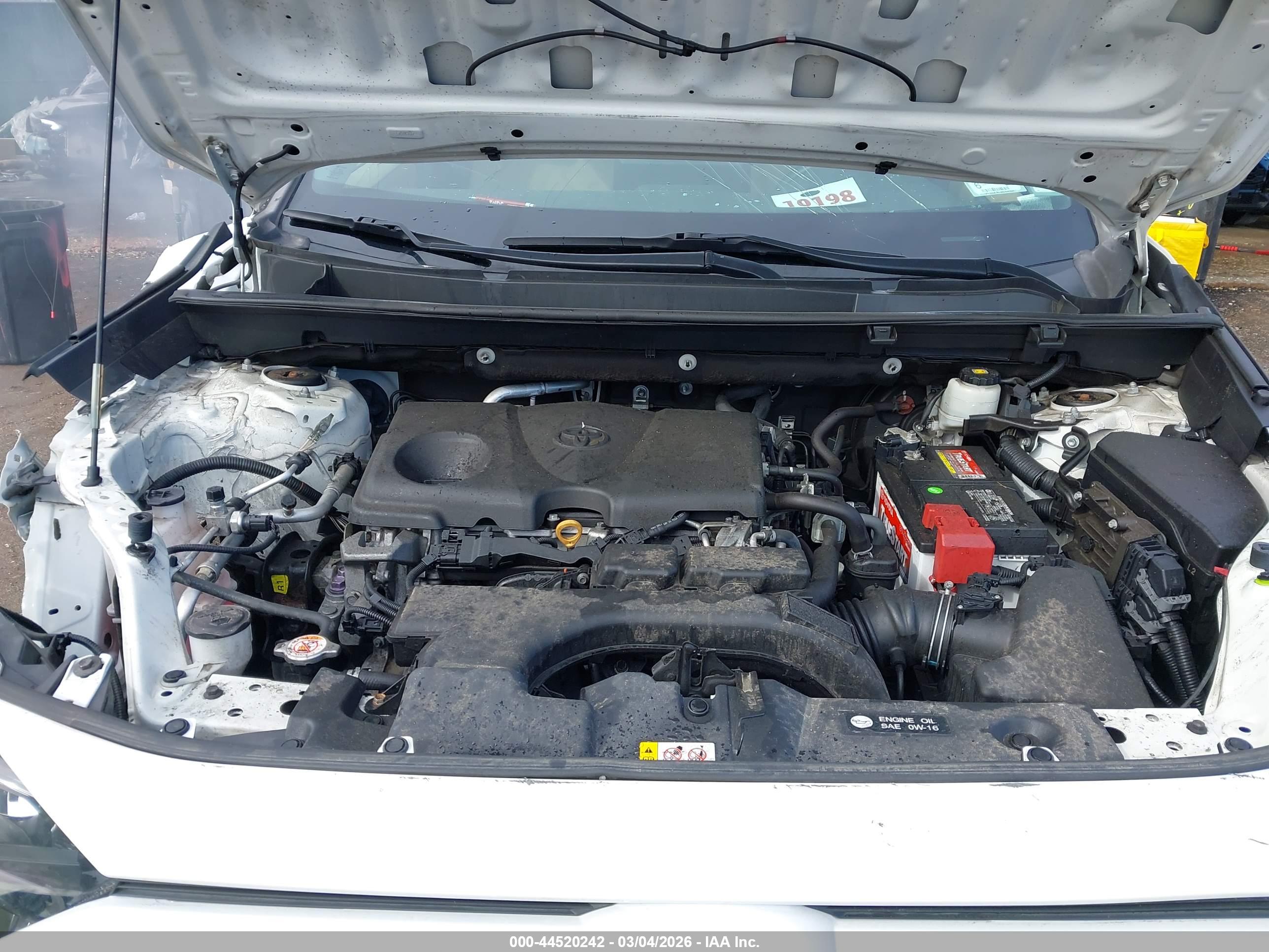 TOYOTA RAV4 image 10
