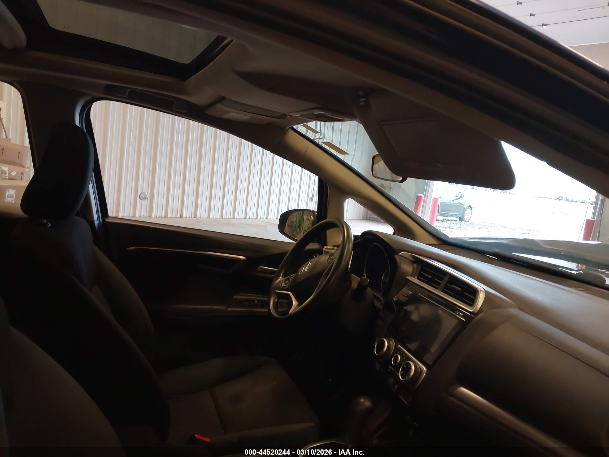 HONDA FIT image 5