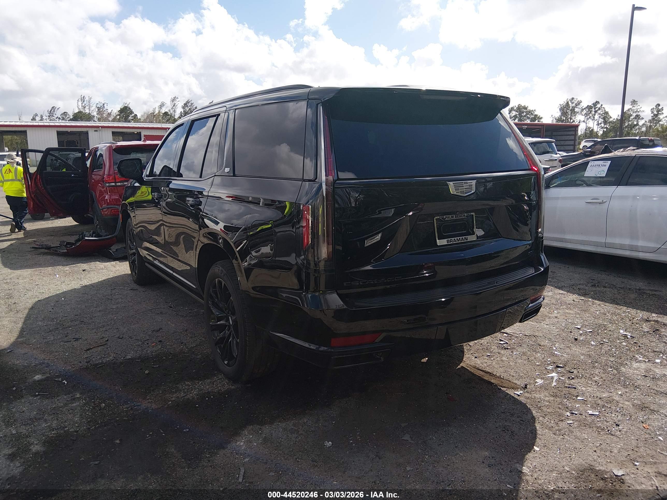 CADILLAC ESCALADE image 3