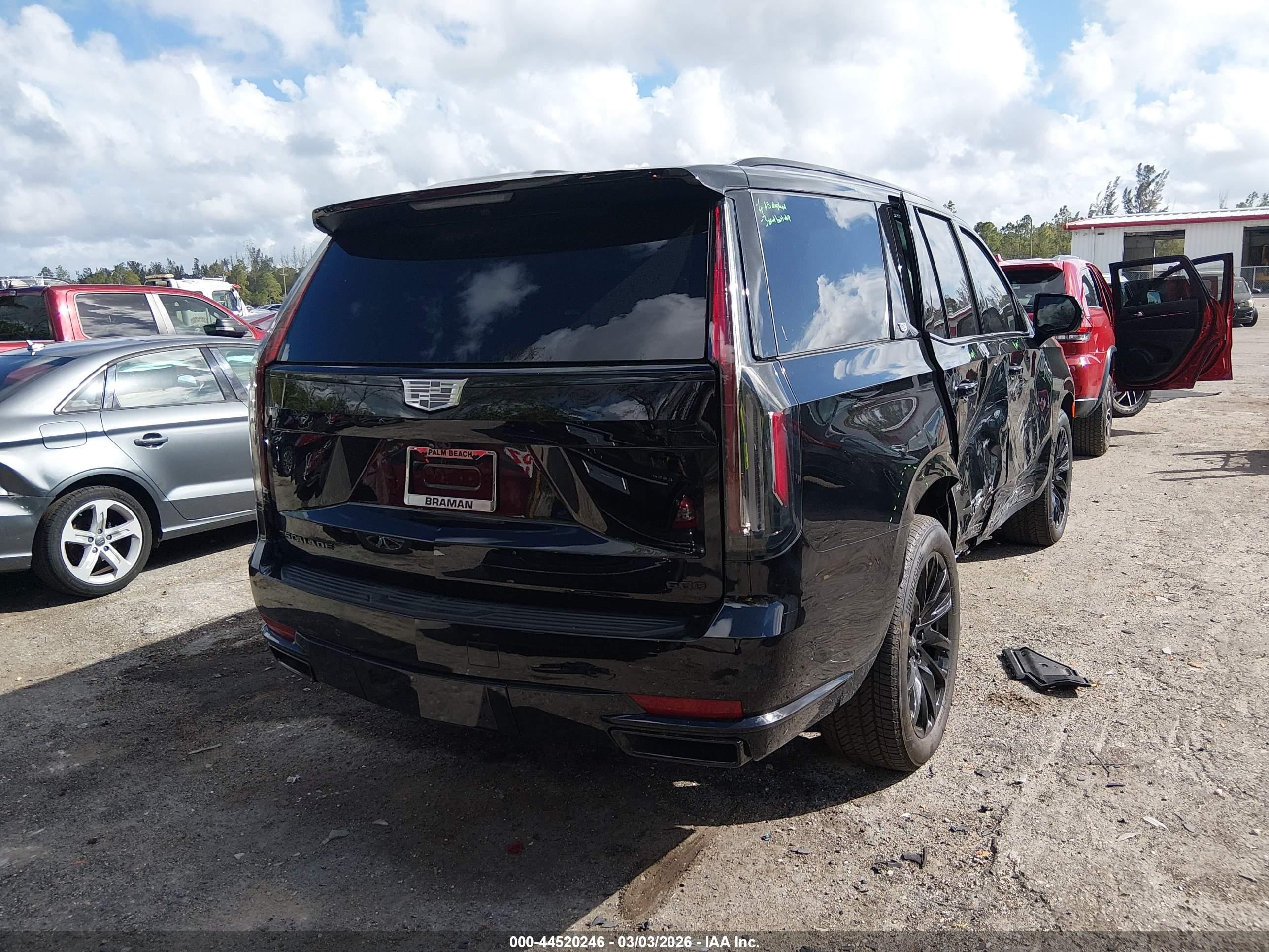 CADILLAC ESCALADE image 4