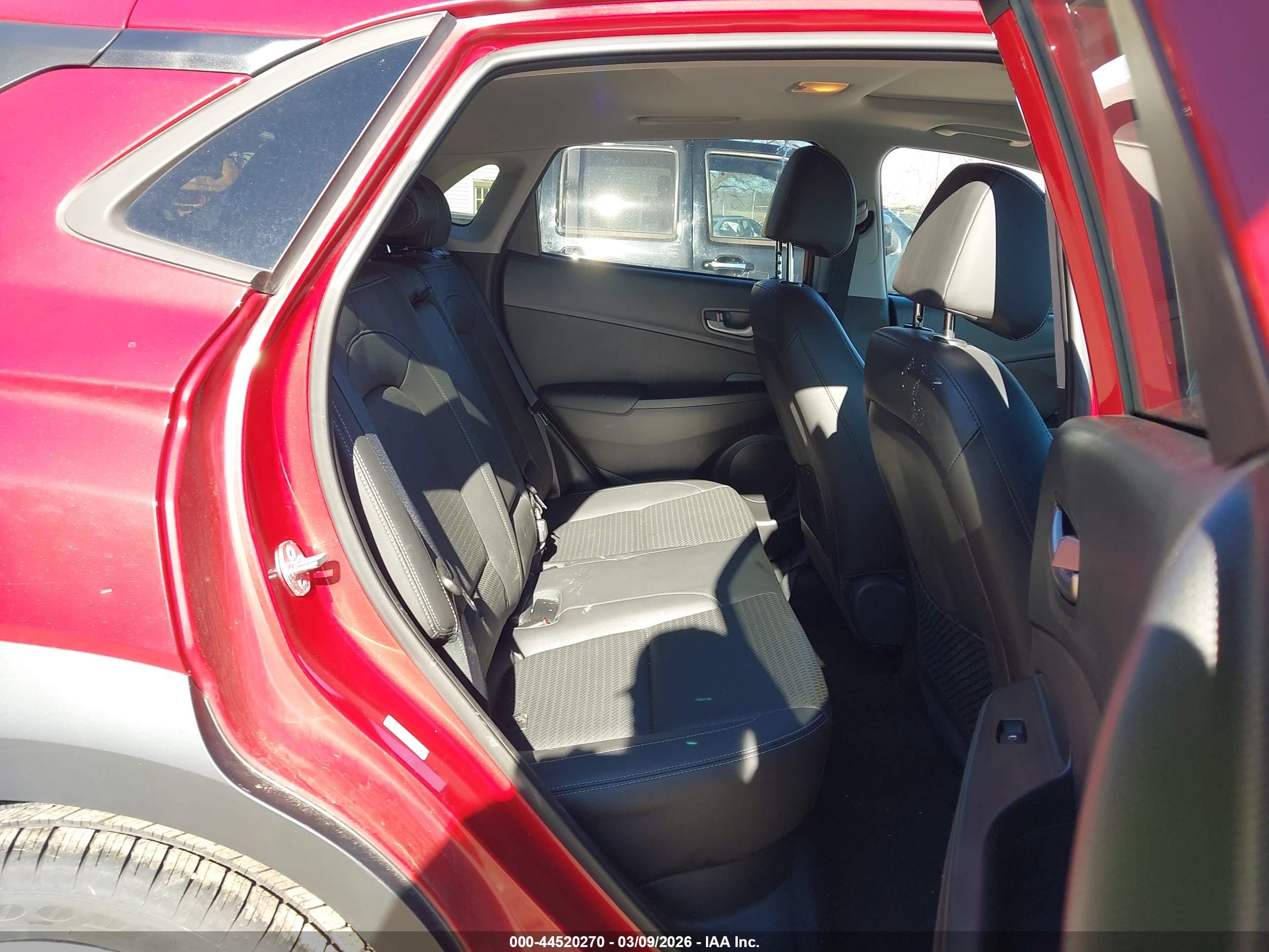 HYUNDAI KONA image 8