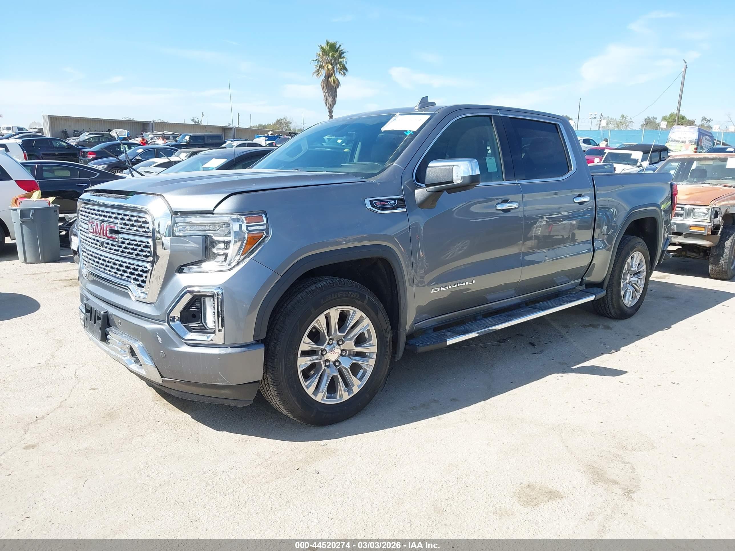 GMC SIERRA image 2