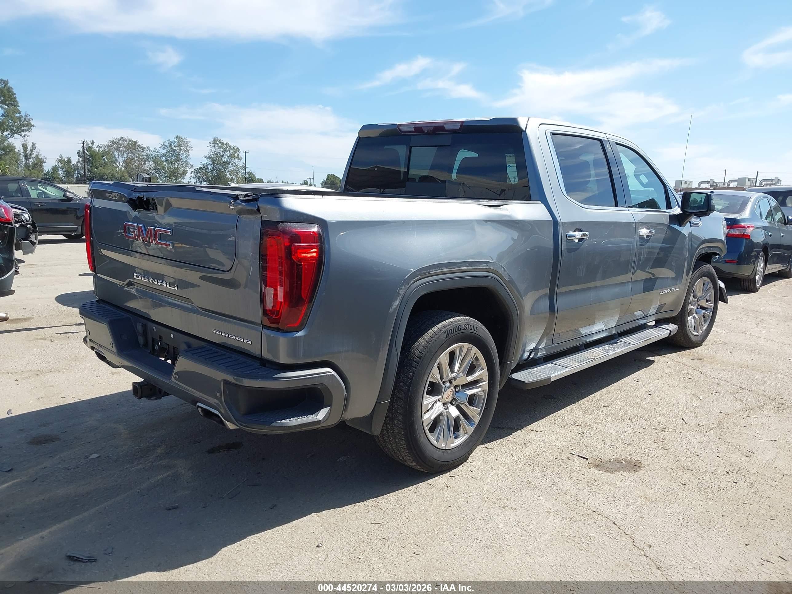 GMC SIERRA image 4