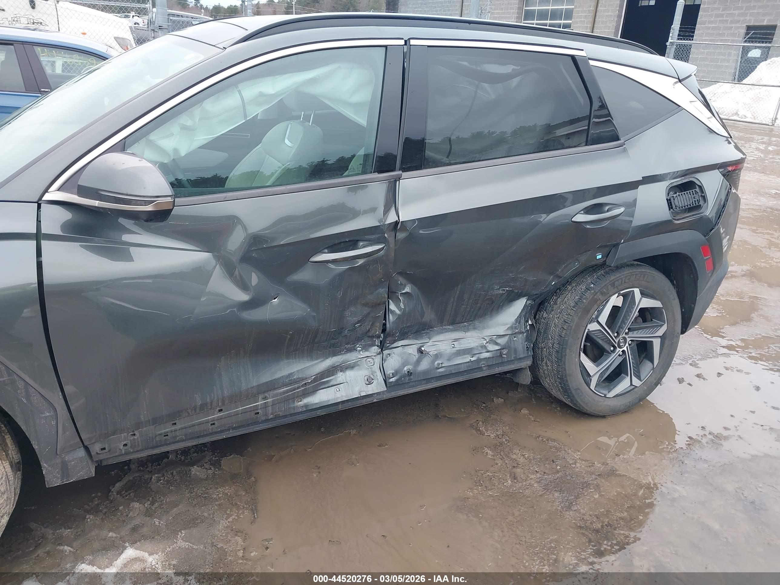HYUNDAI TUCSON image 6