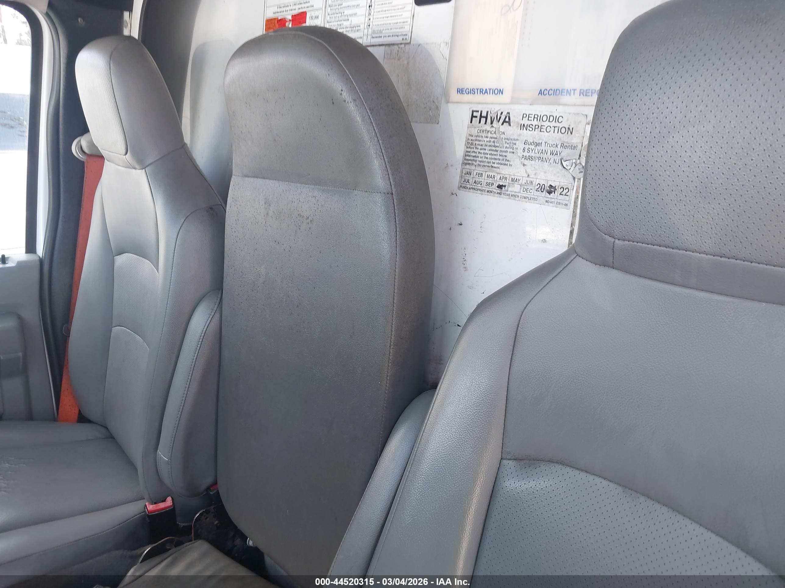 FORD E-350 image 8