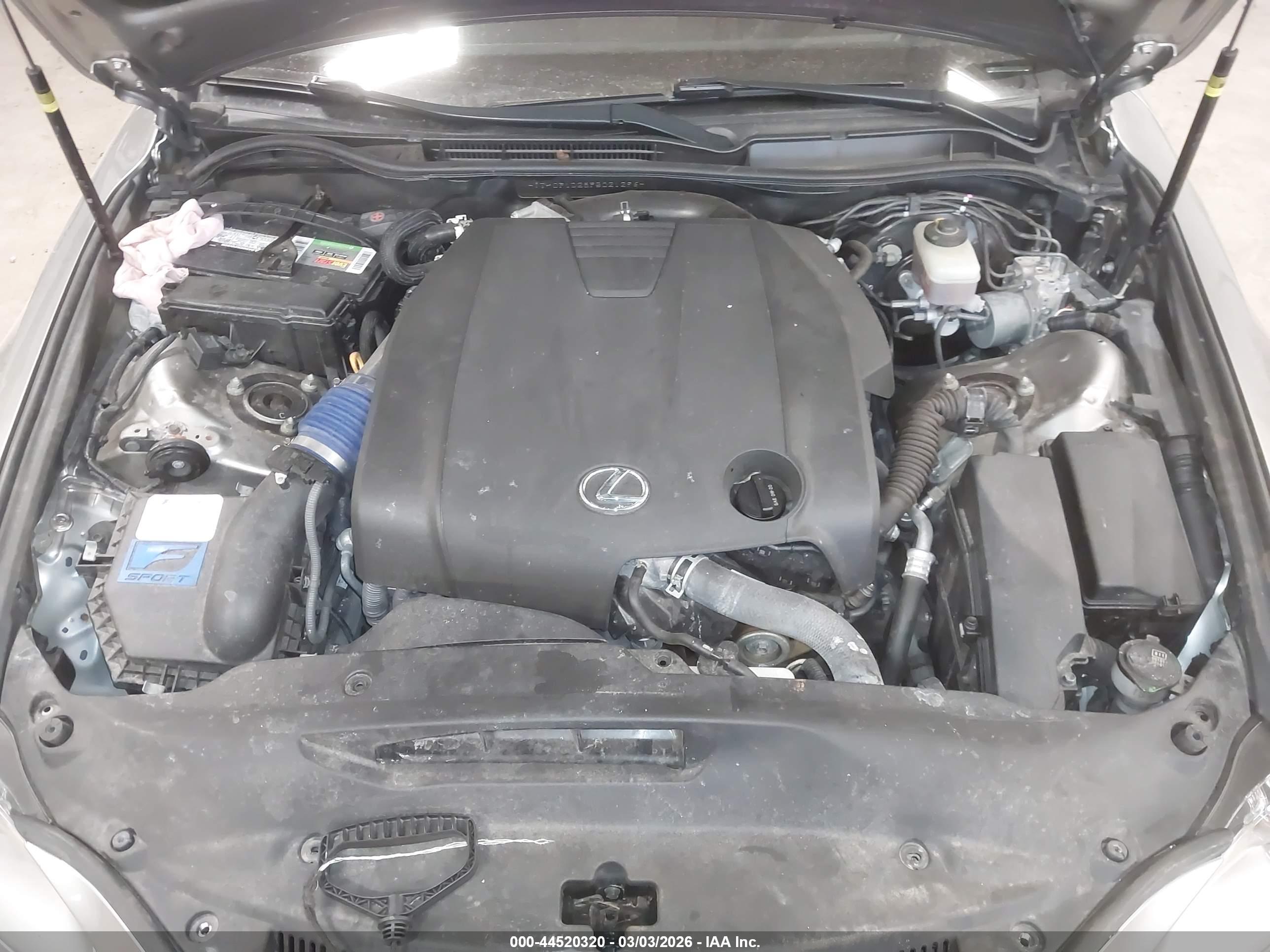 LEXUS IS image 10