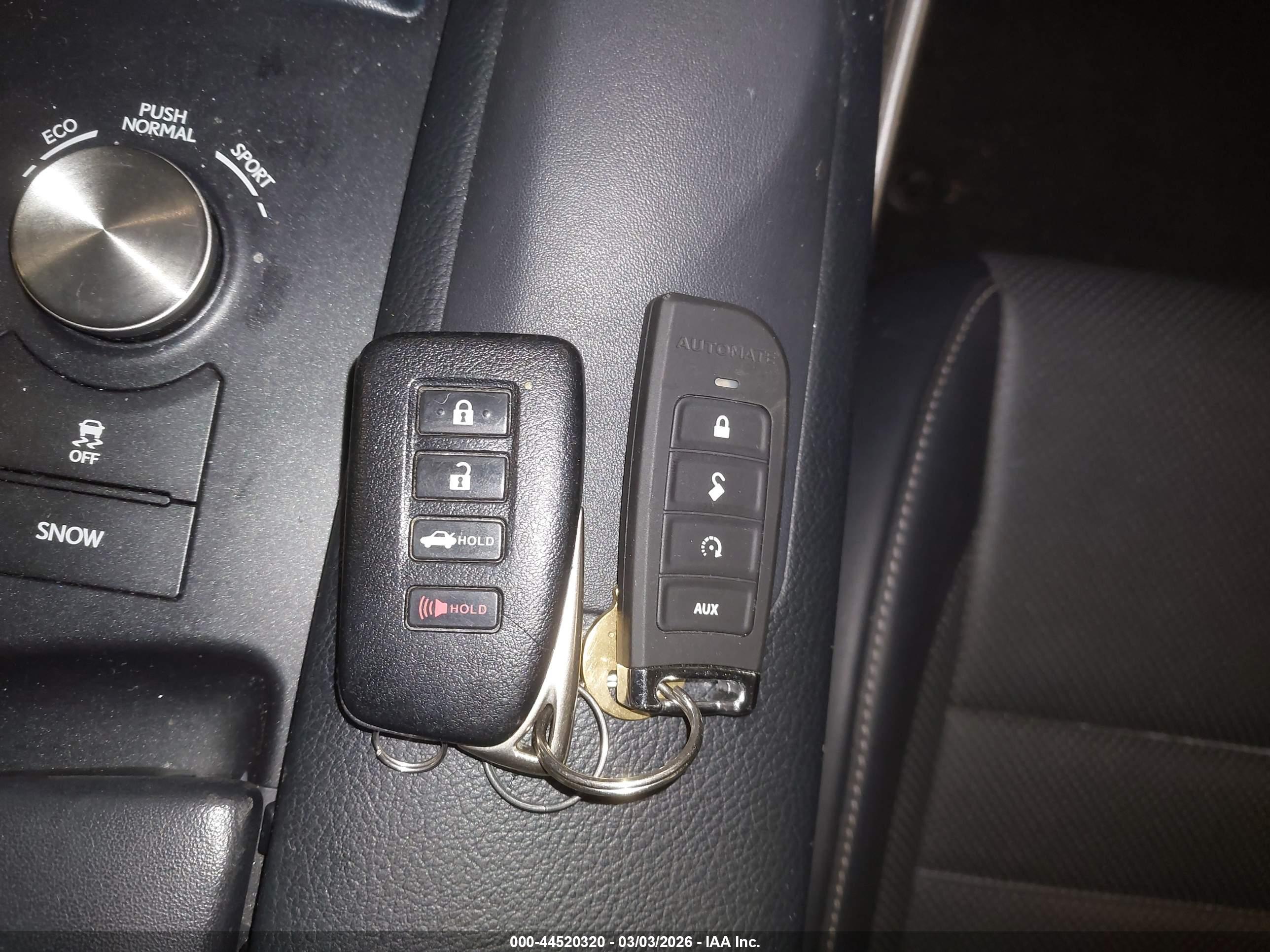 LEXUS IS image 11