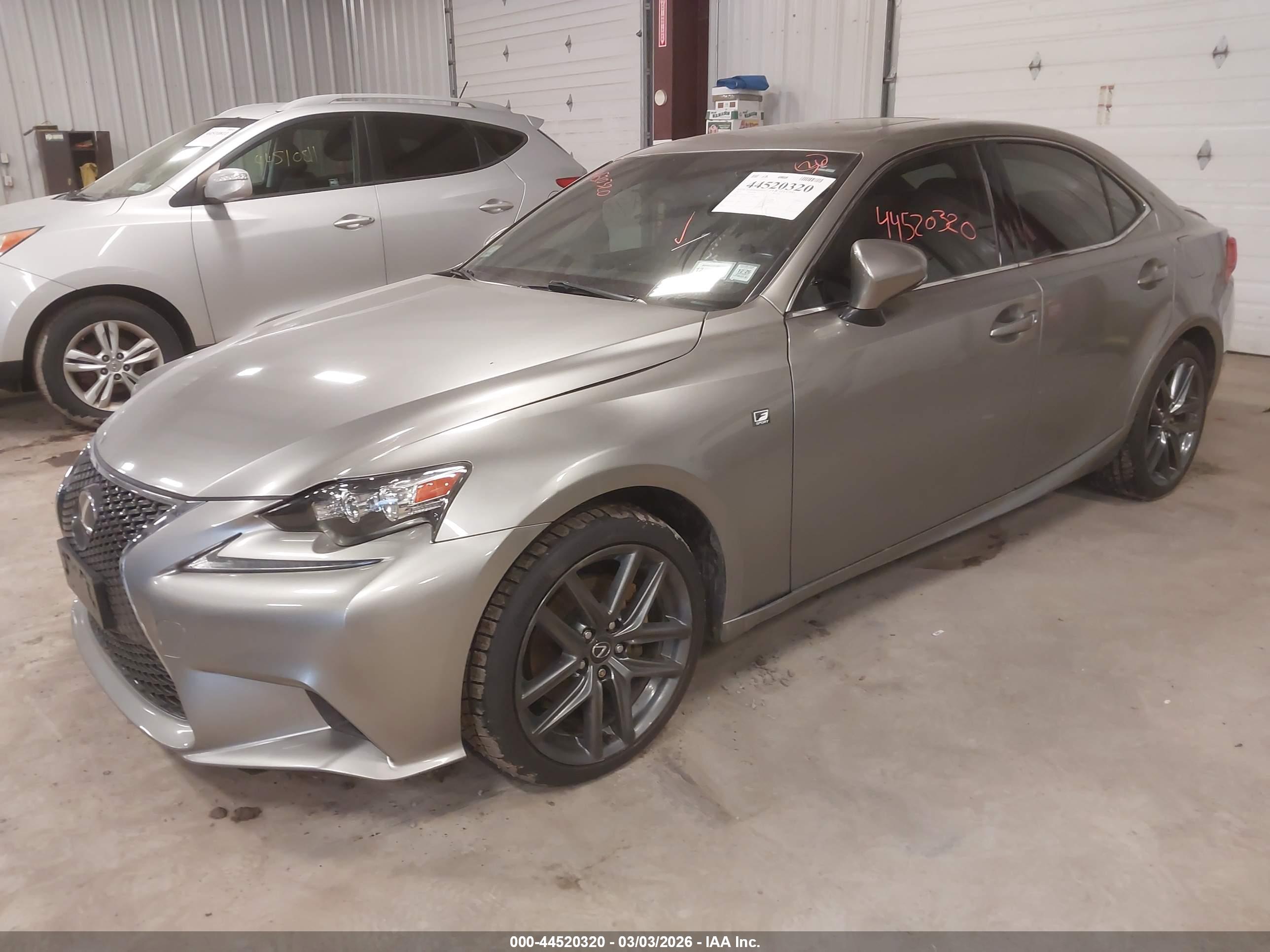 LEXUS IS image 2