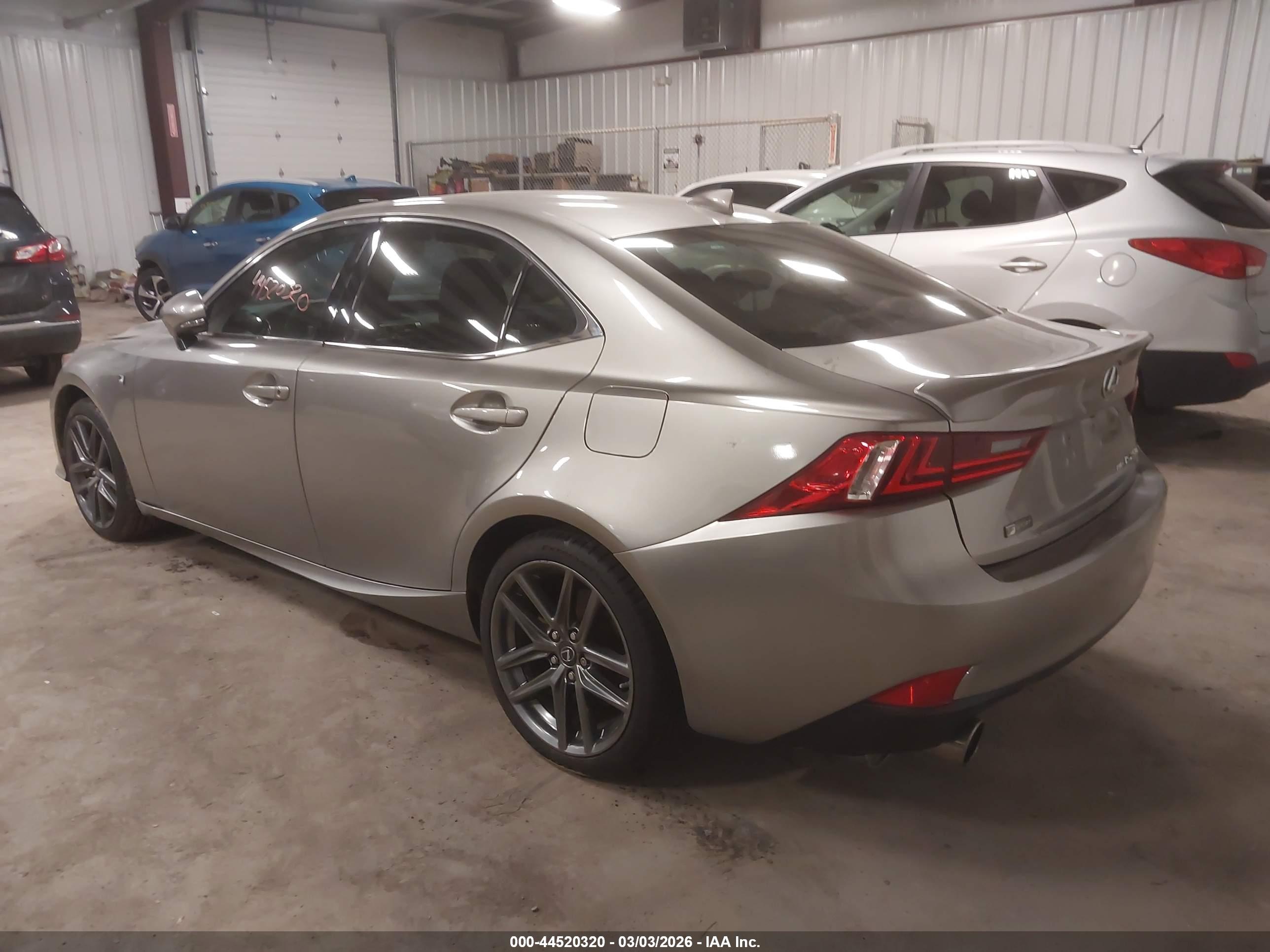 LEXUS IS image 3