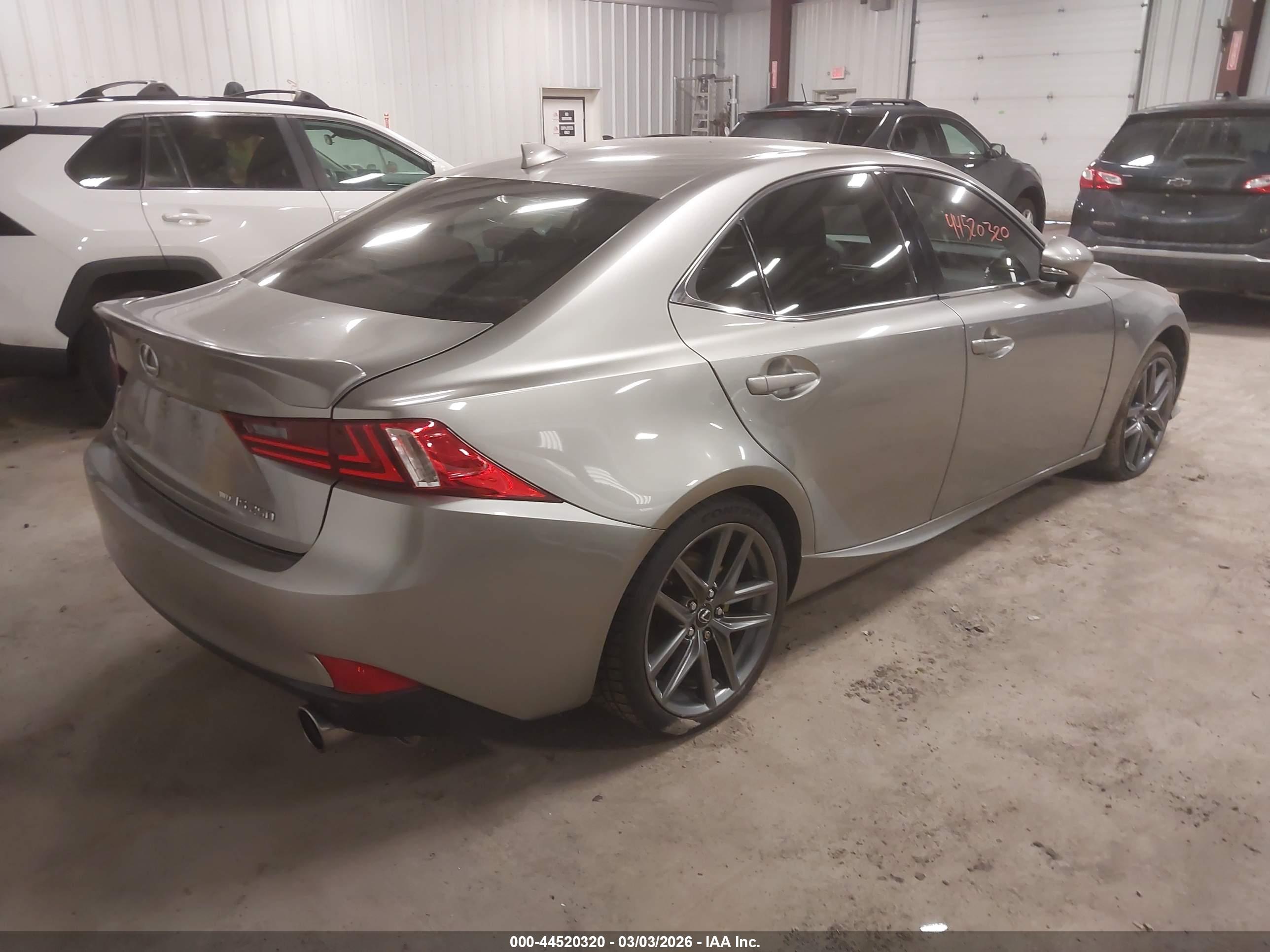 LEXUS IS image 4