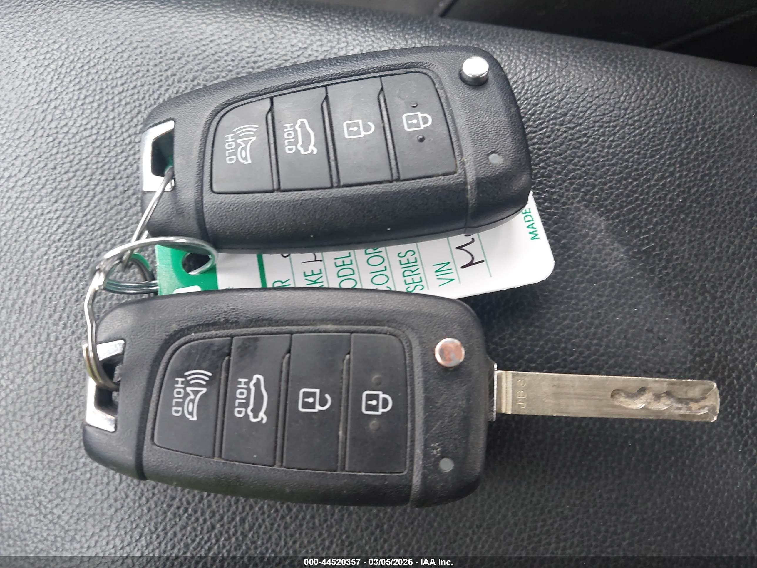 HYUNDAI ELANTRA image 11