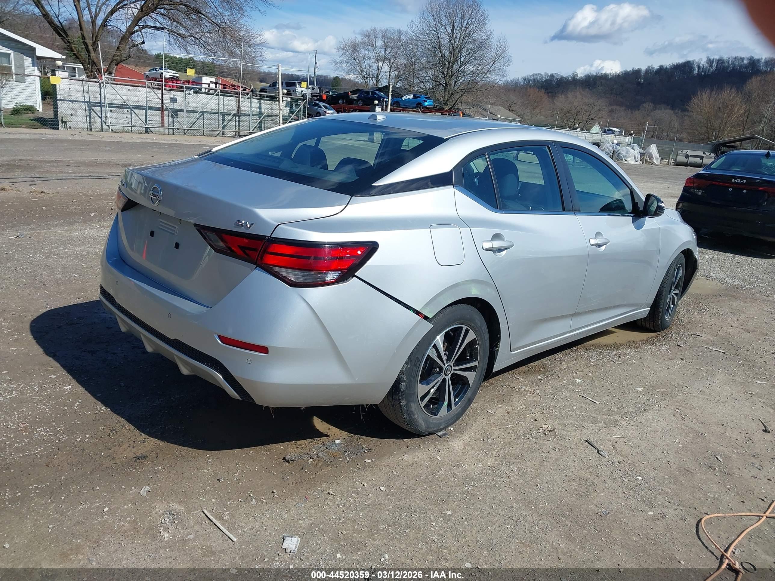 NISSAN SENTRA image 4