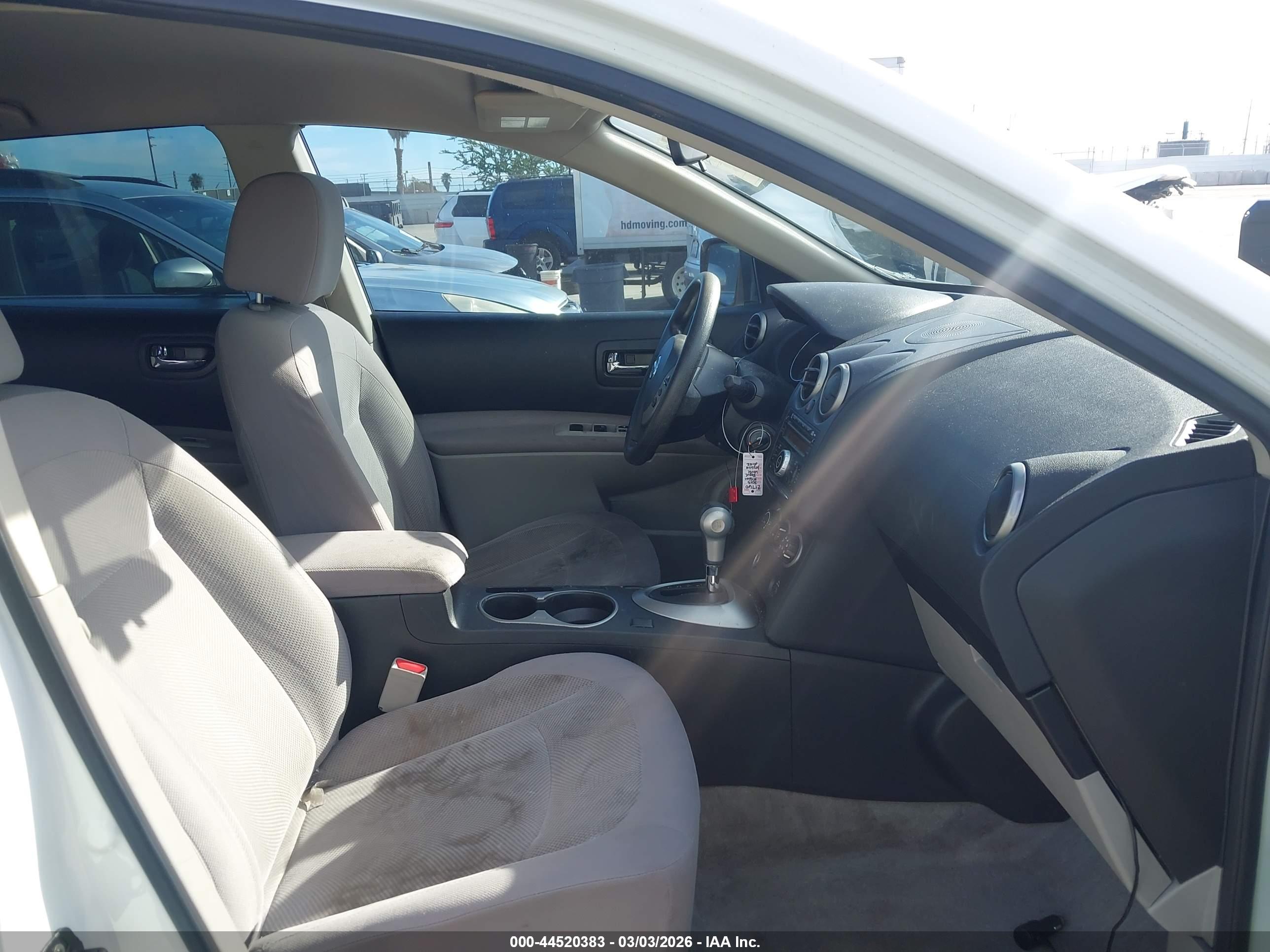 NISSAN ROGUE image 5