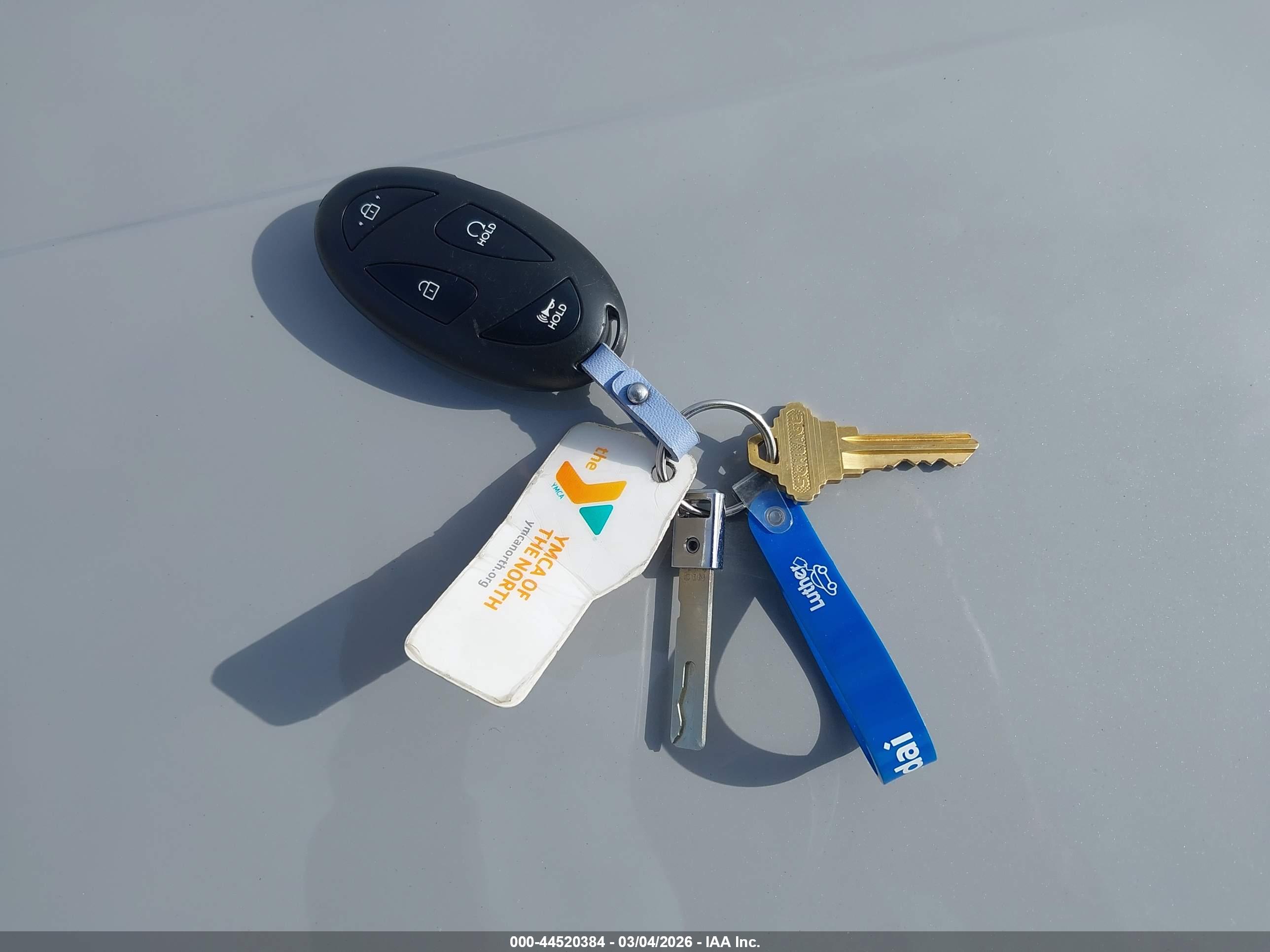 HYUNDAI ELANTRA image 11