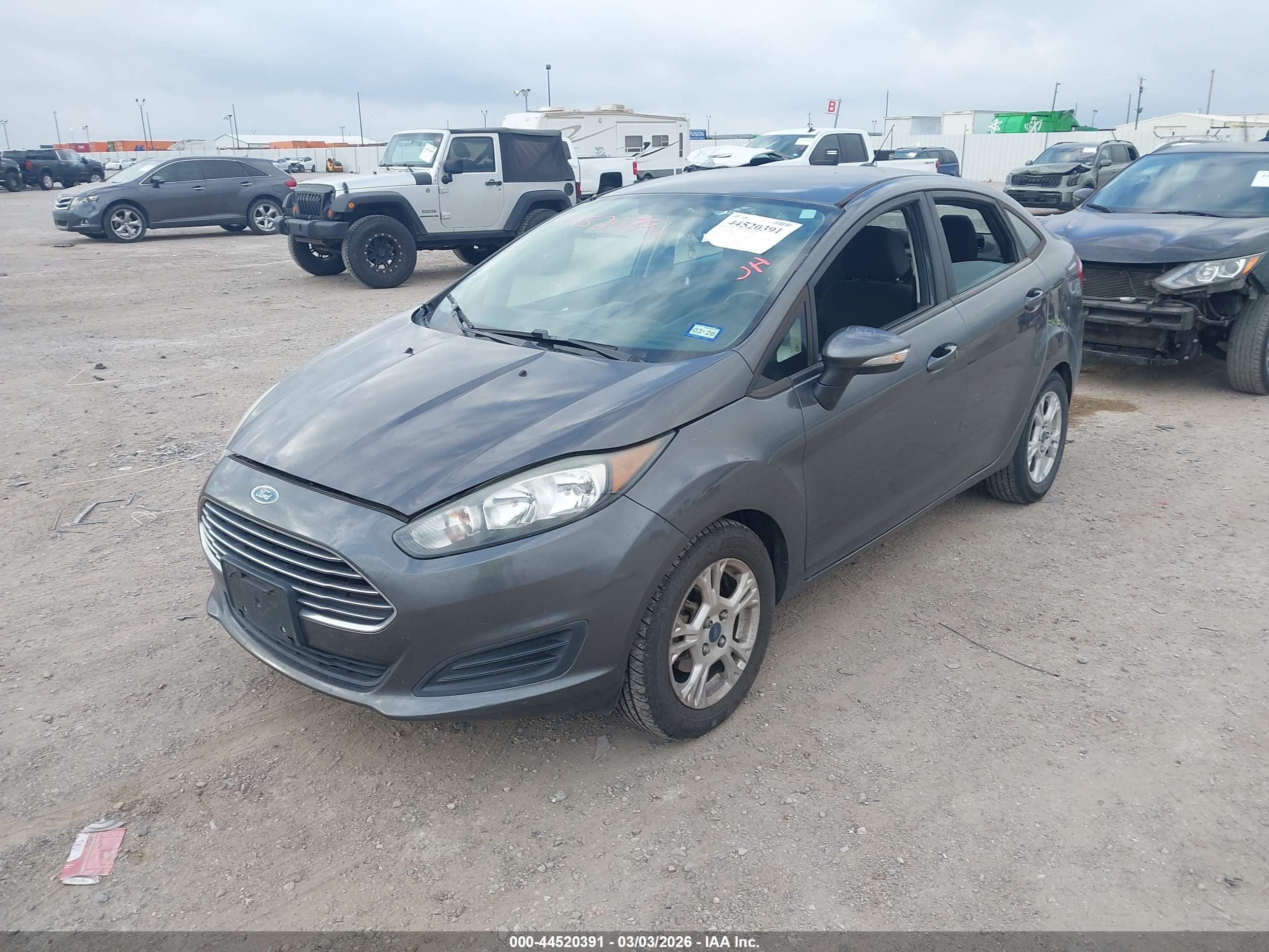 FORD FIESTA image 2