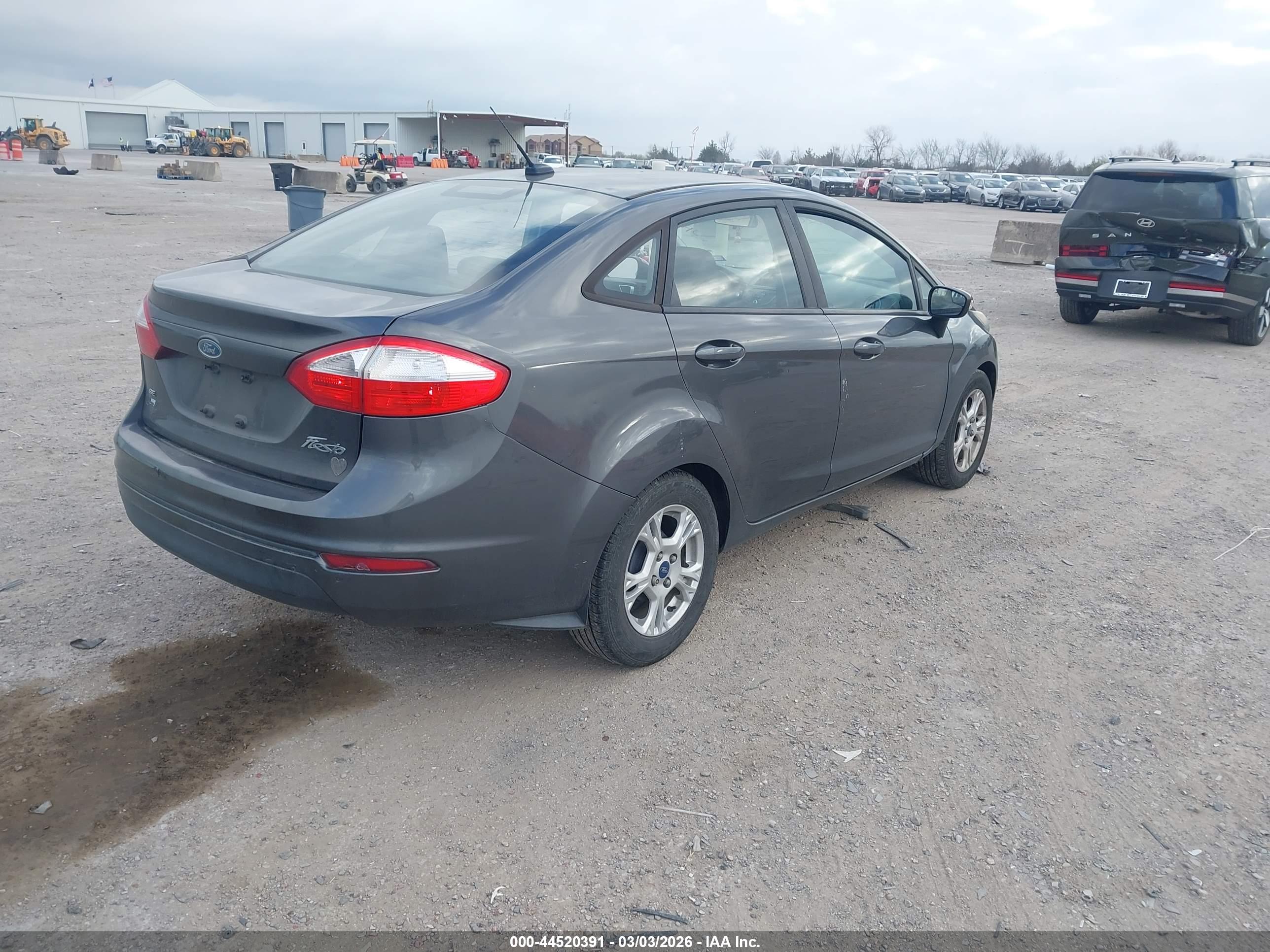 FORD FIESTA image 4