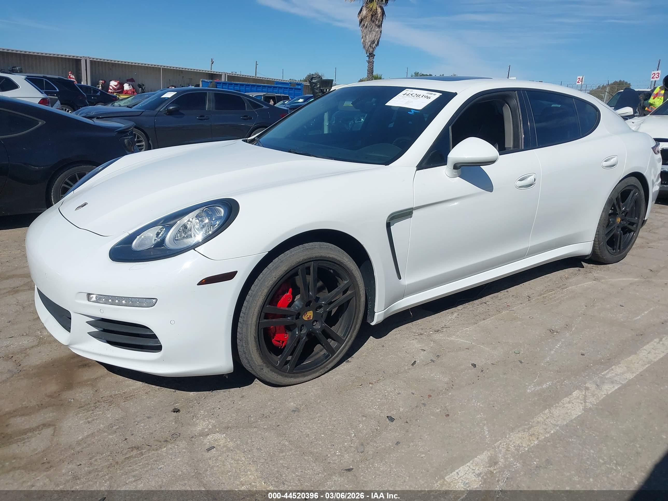 PORSCHE PANAMERA image 2