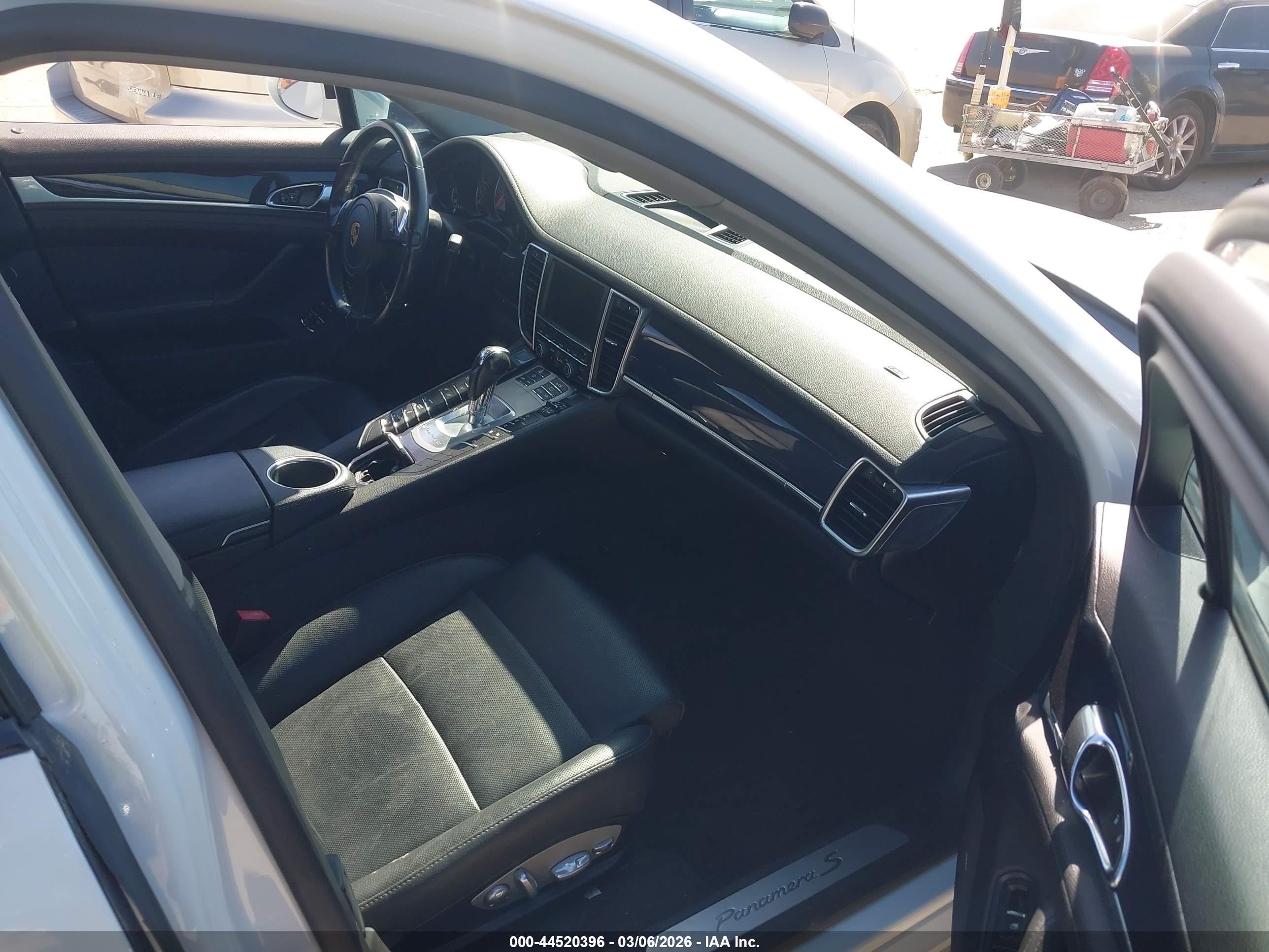 PORSCHE PANAMERA image 5