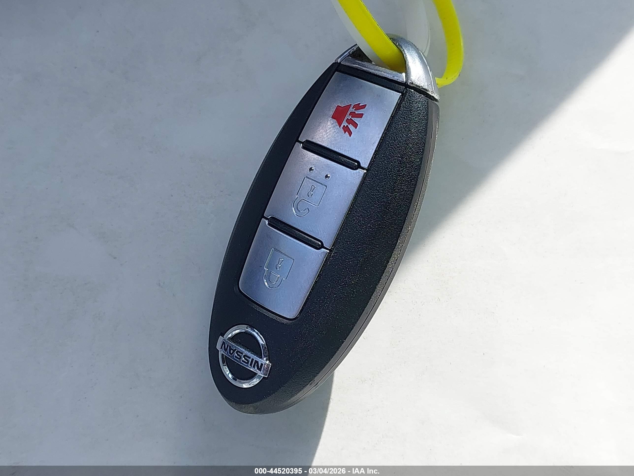 NISSAN VERSA image 11