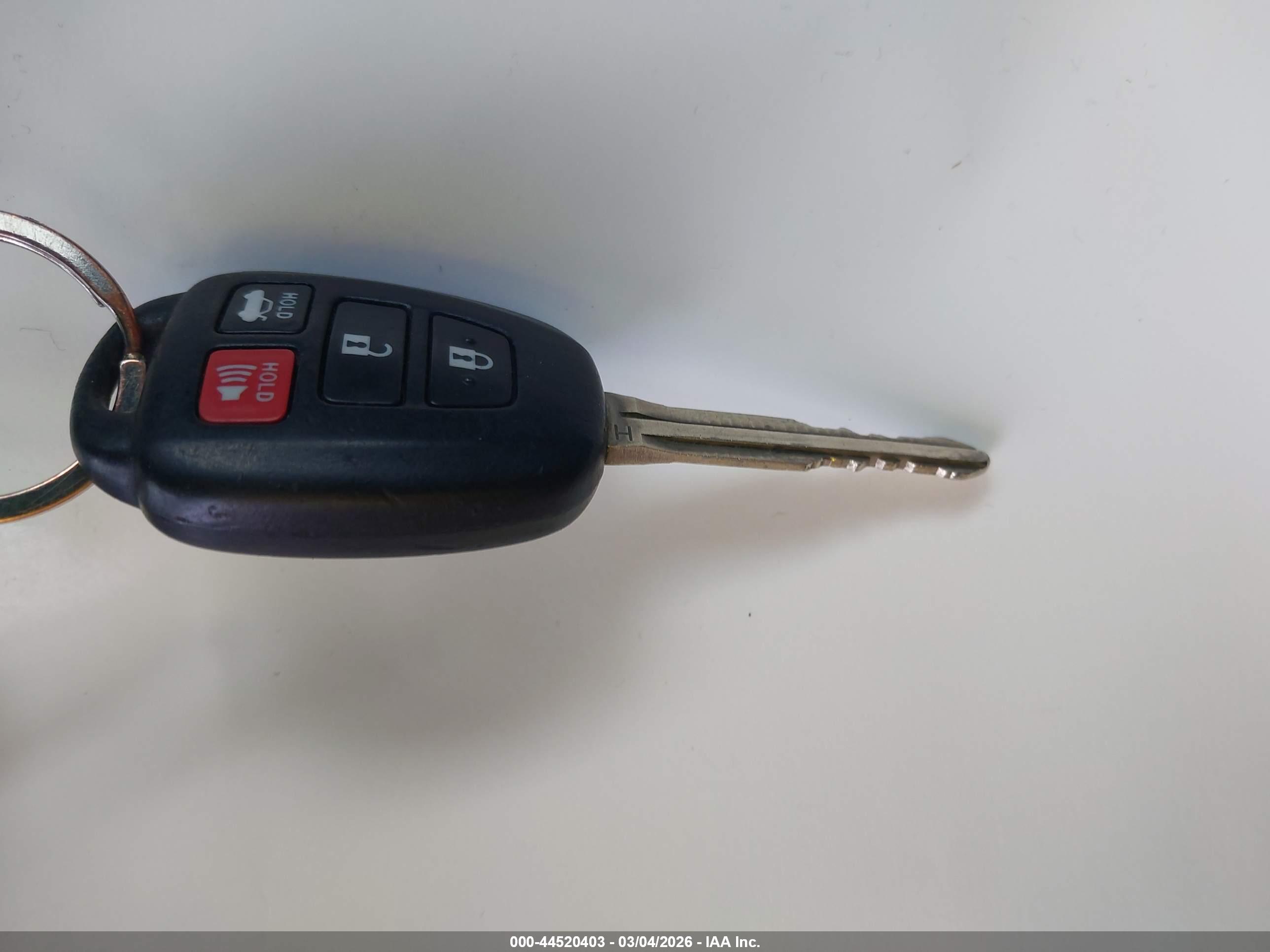 TOYOTA COROLLA image 11