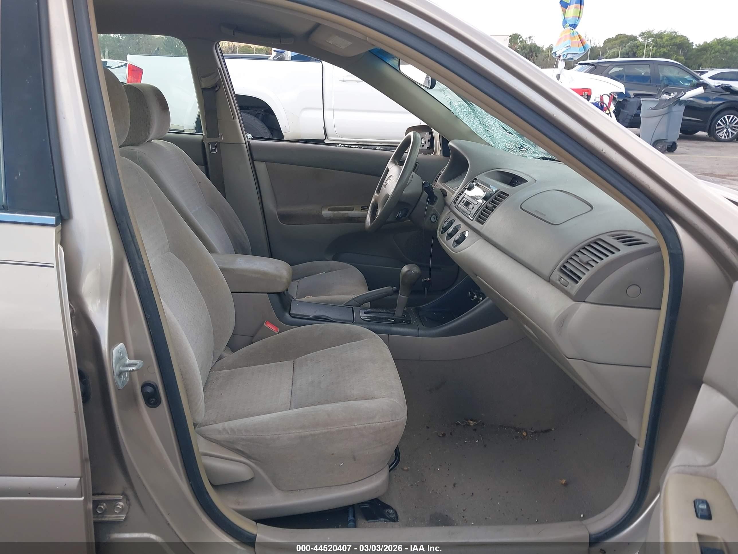 TOYOTA CAMRY image 5