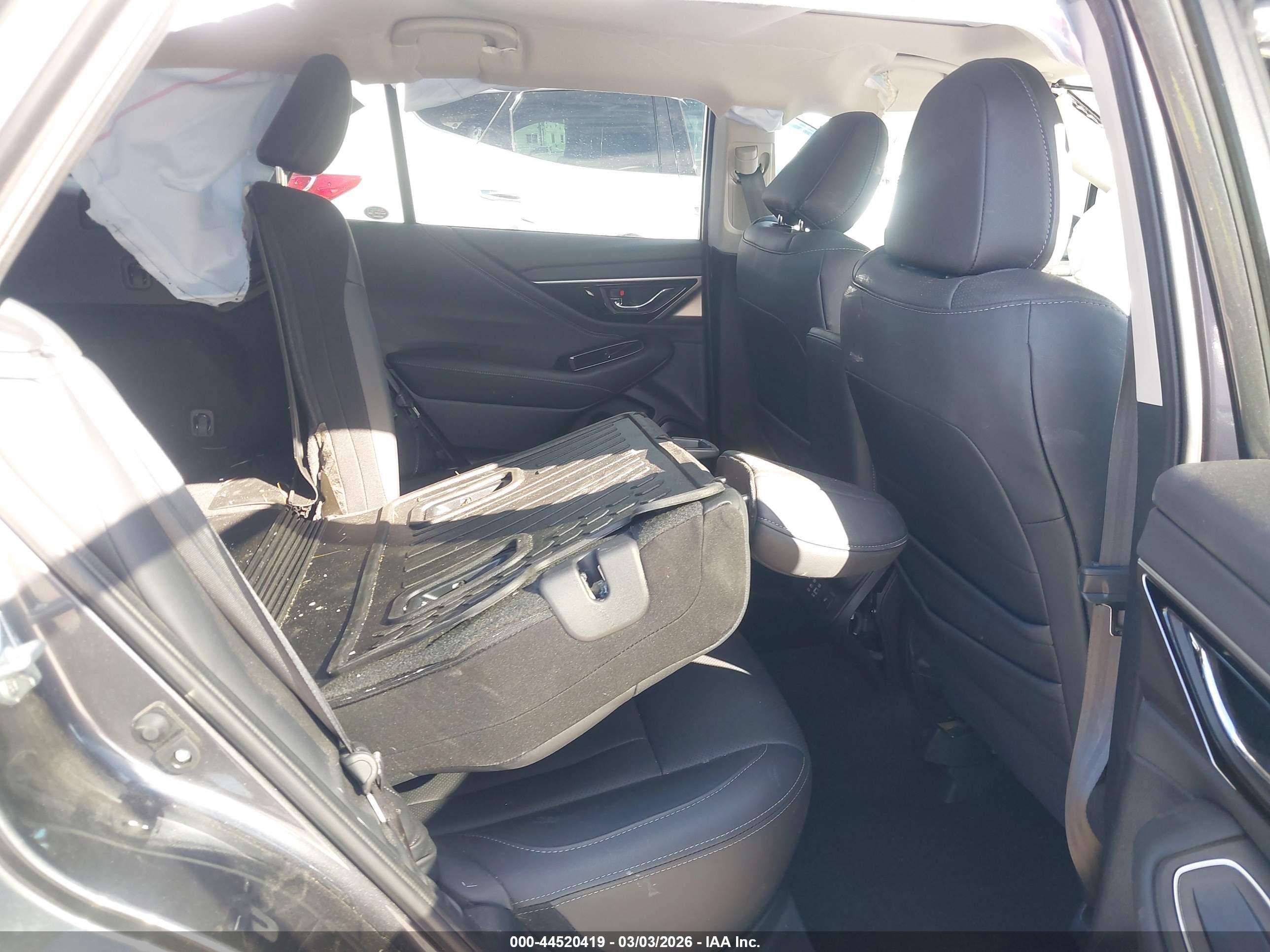 SUBARU OUTBACK image 8
