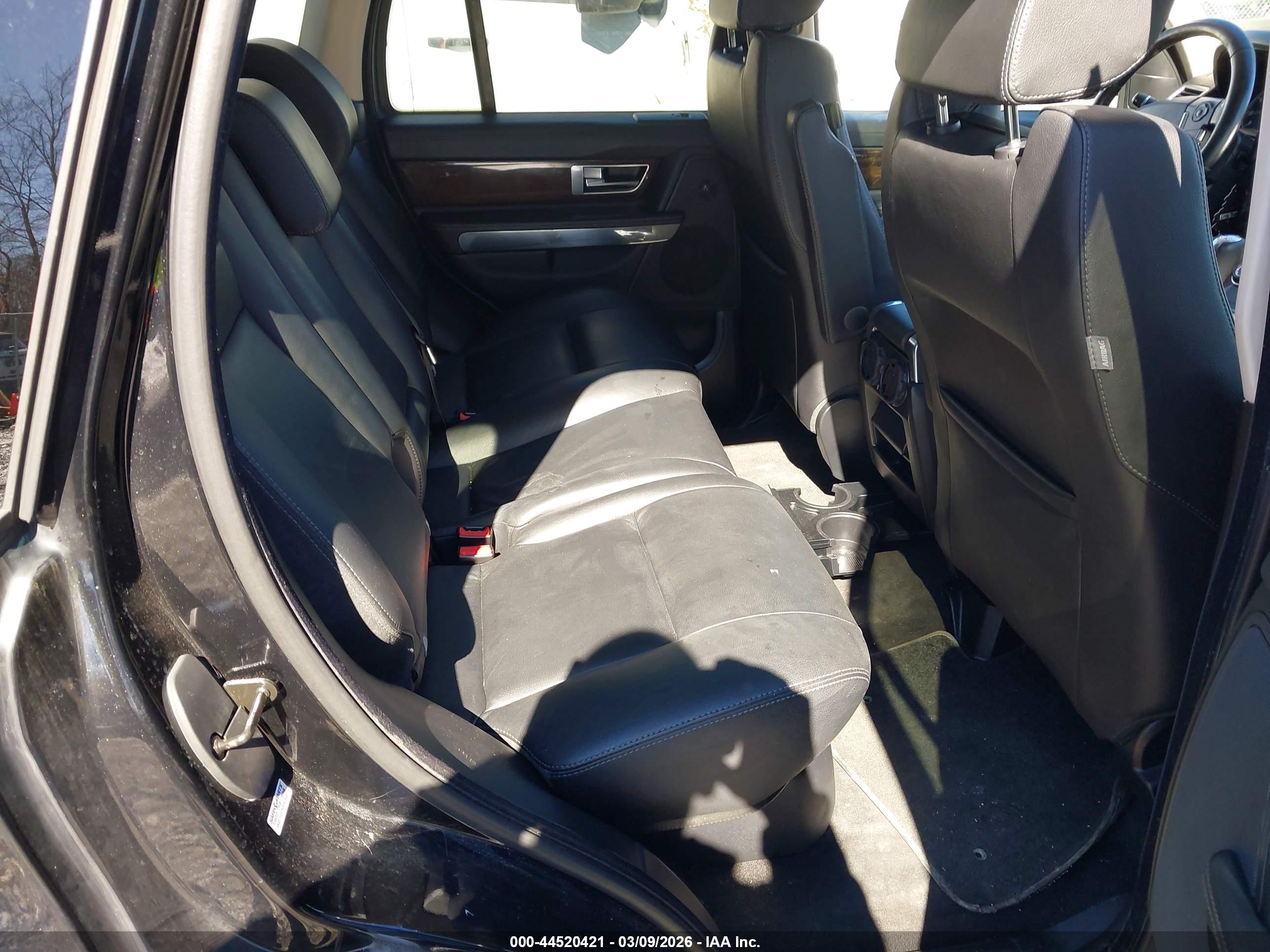 LAND ROVER image 8