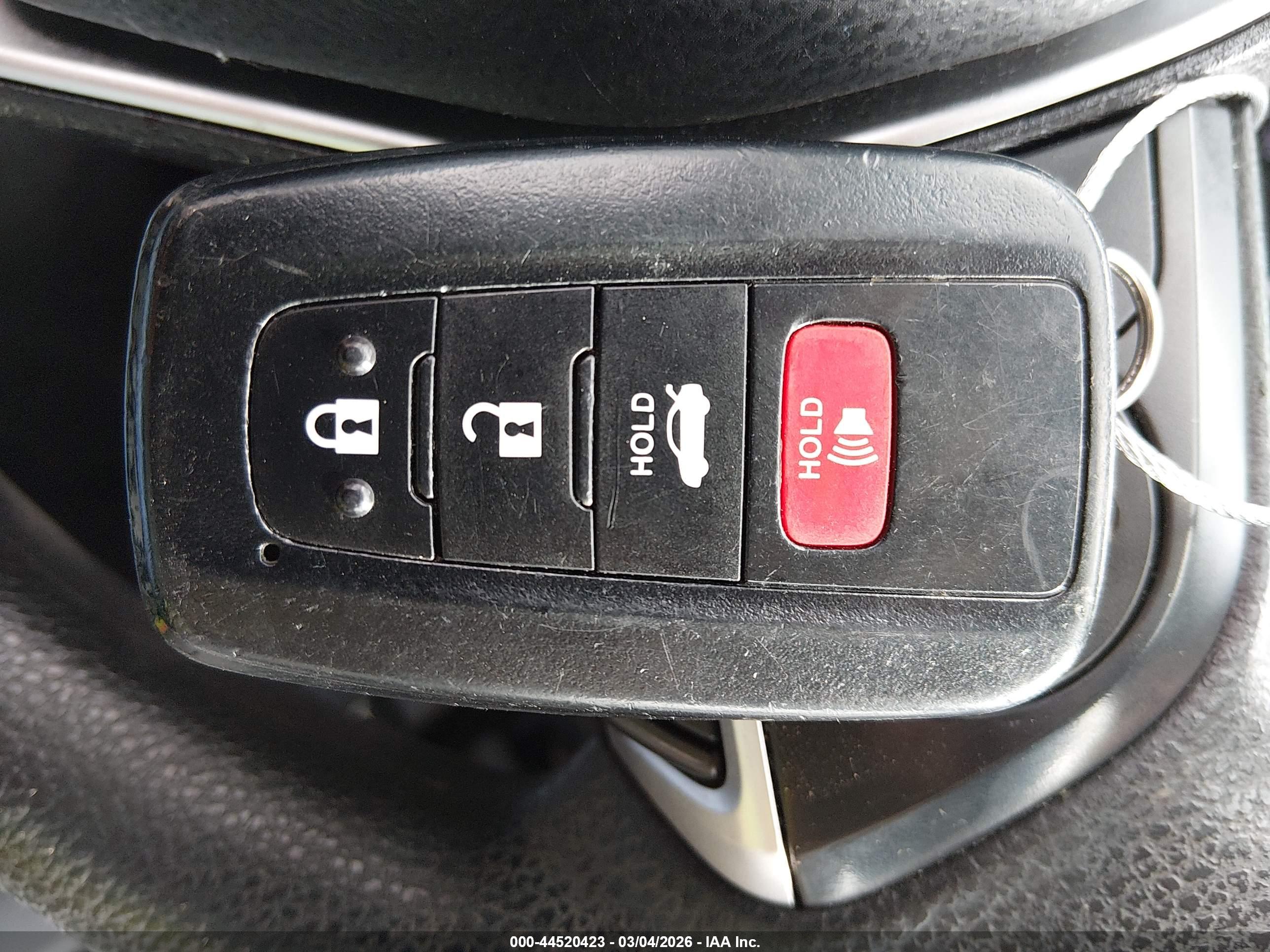 TOYOTA CAMRY image 11