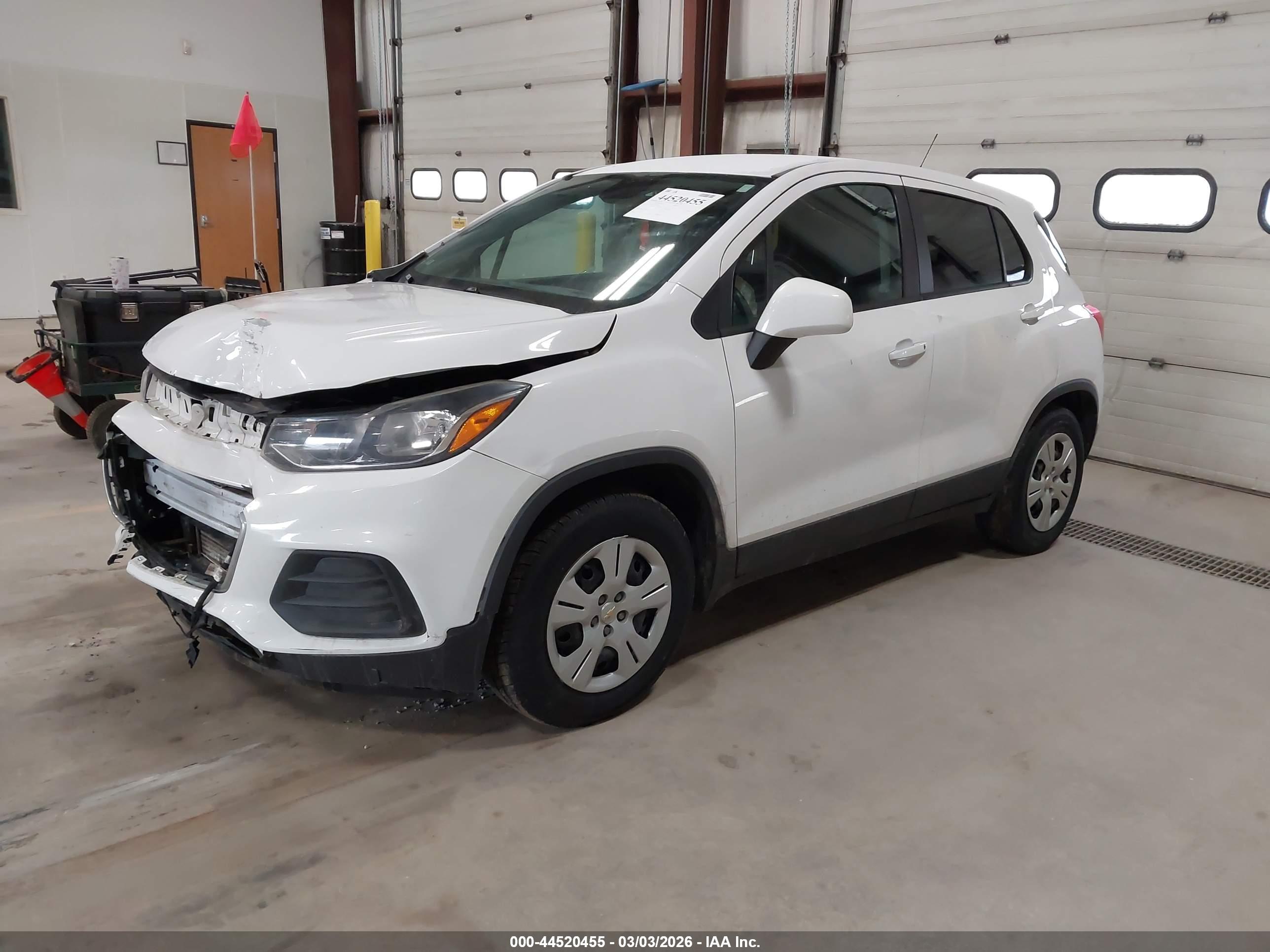 CHEVROLET TRAX image 2